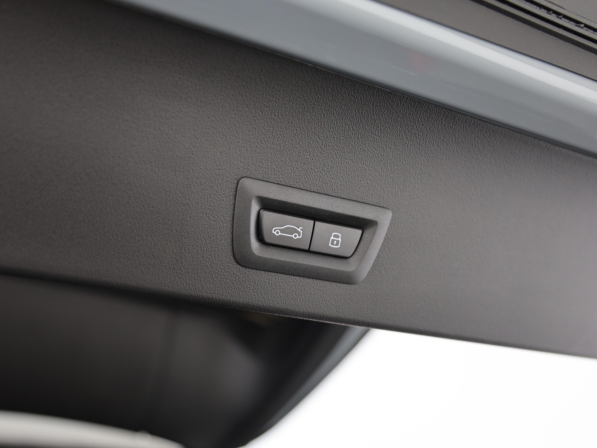 BMW X3 M50i-image-8