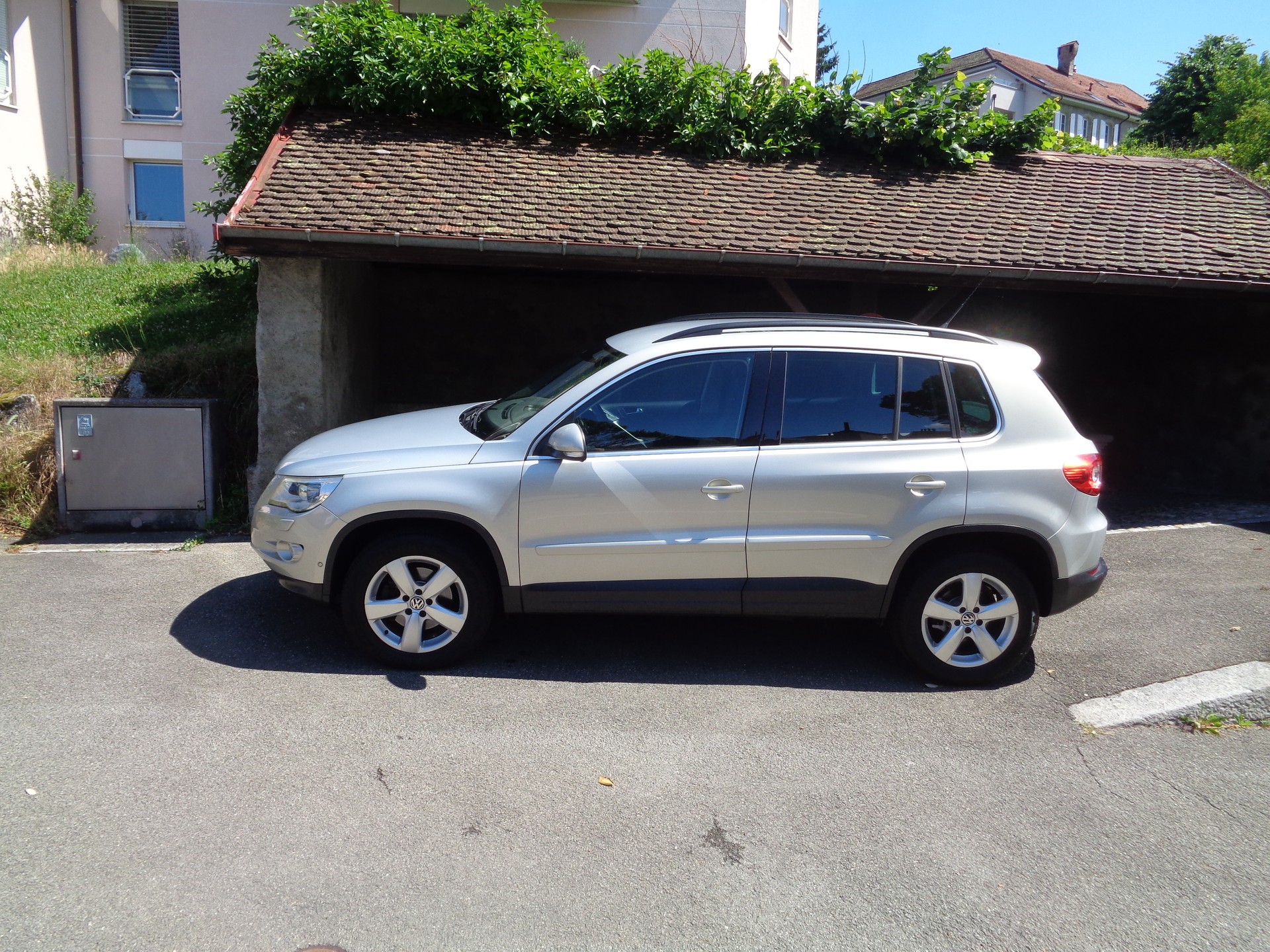 VW Tiguan 2.0 TDI Track&Field Tiptronic-image-2