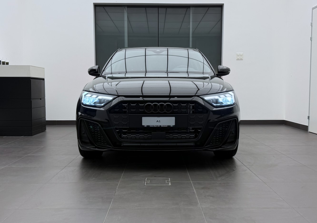 AUDI A1 Sportback 40 TFSI S Line S-tronic-image-1