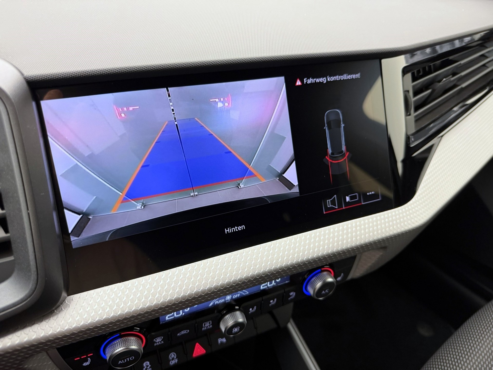 AUDI A1 Sportback 40 TFSI S Line S-tronic-image-13