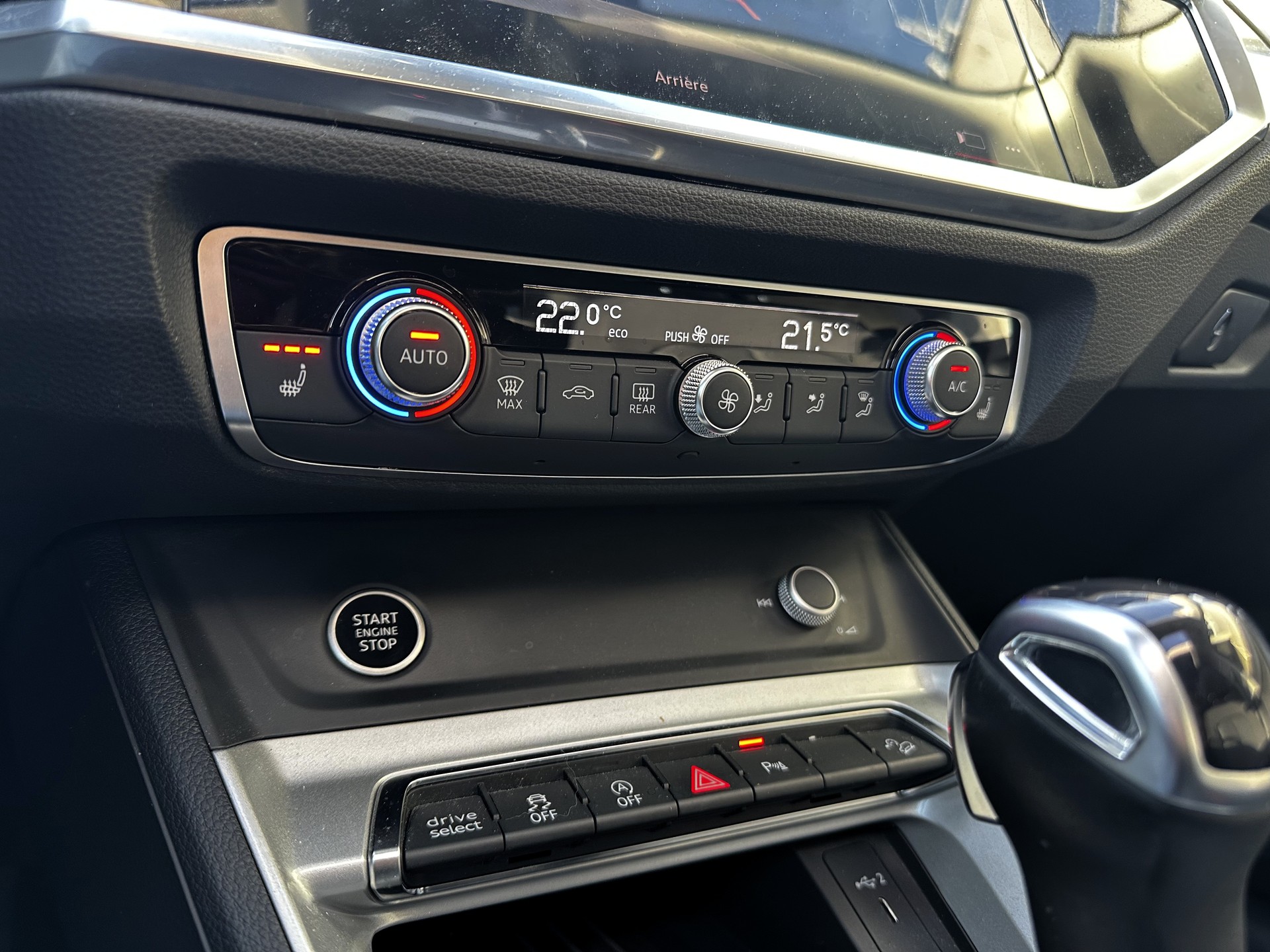 AUDI Q3 40 TFSI quattro S-tronic-image-11
