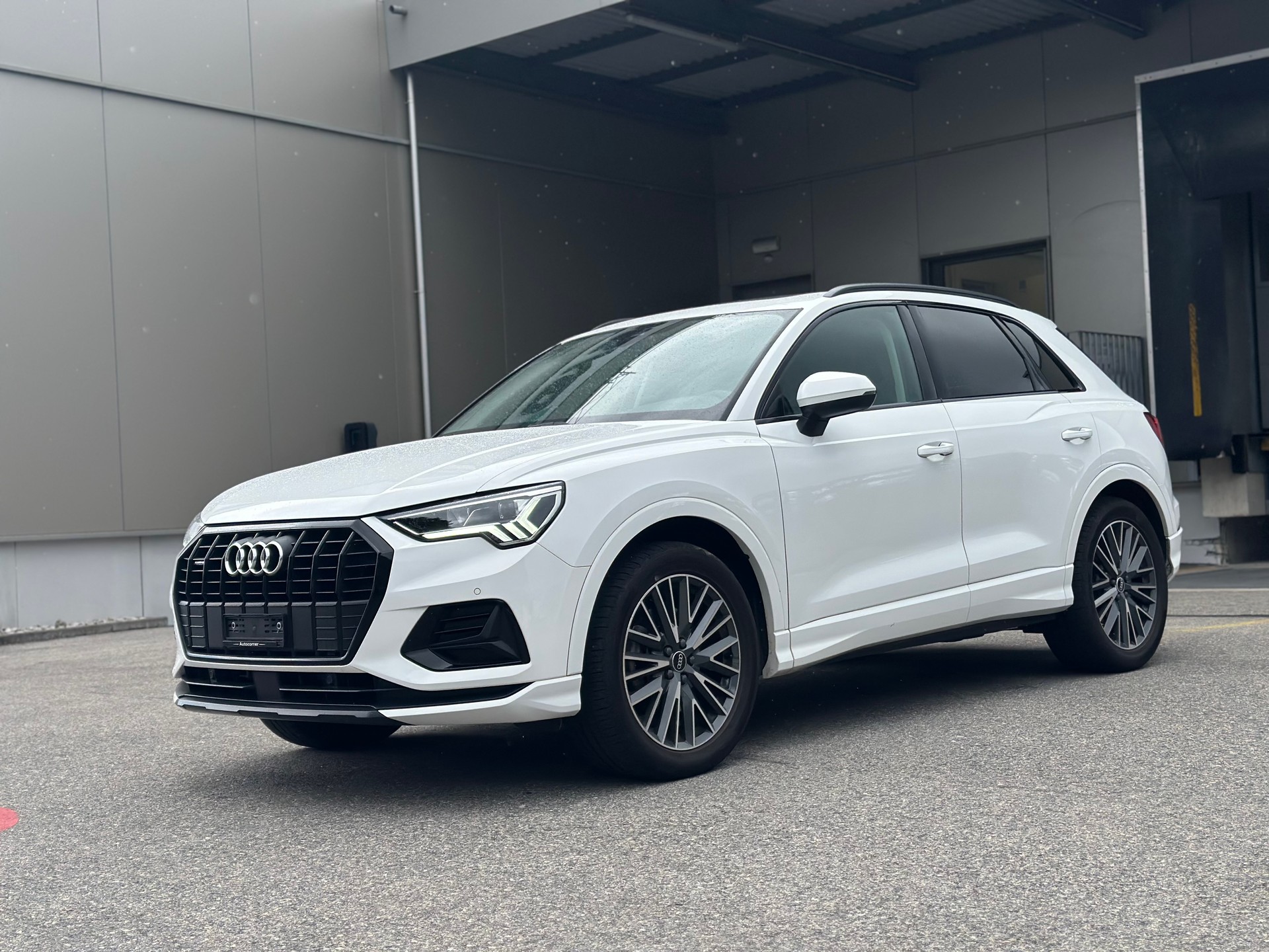 AUDI Q3 40 TFSI quattro S-tronic-image-1