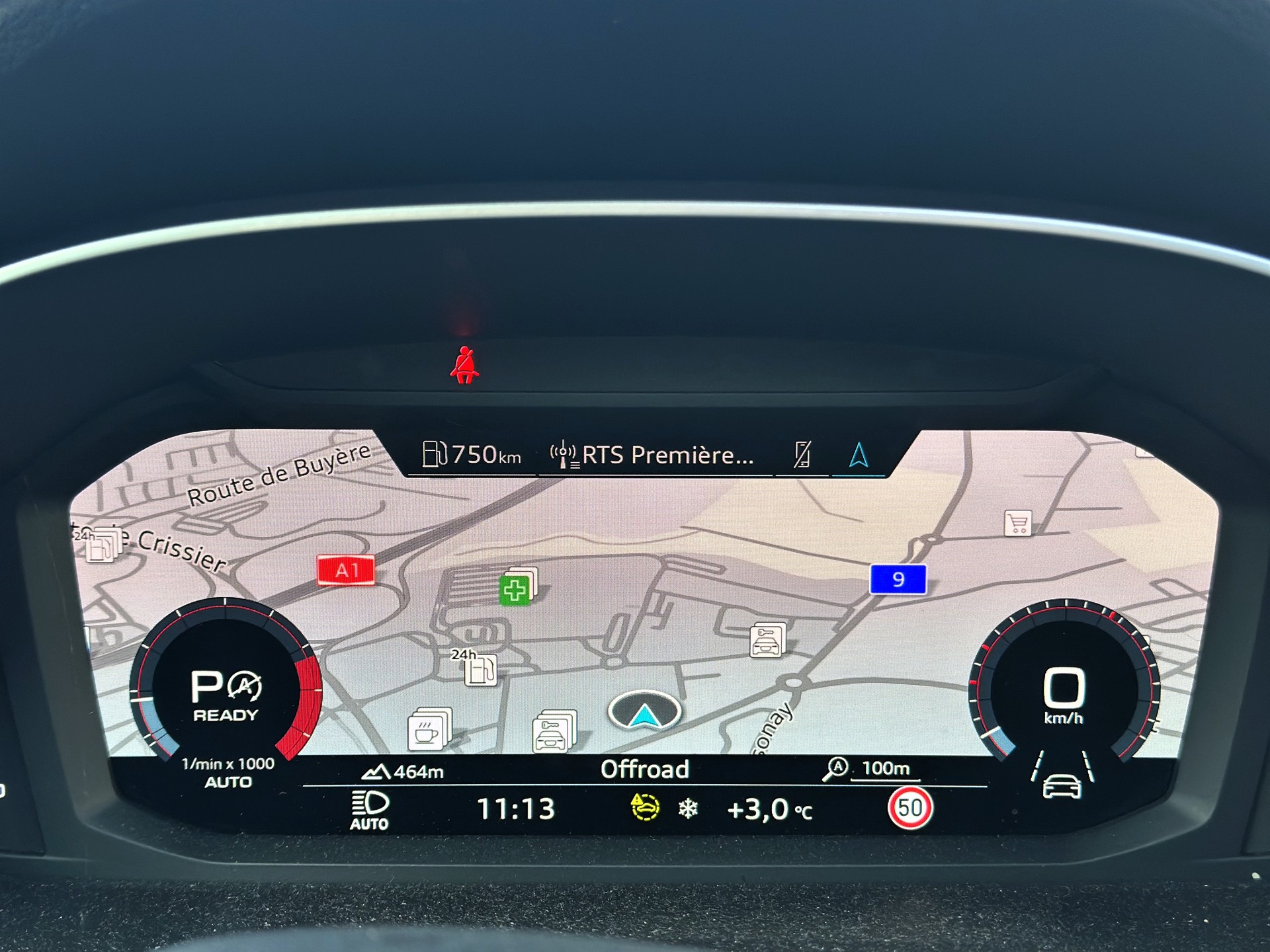 AUDI Q3 40 TFSI quattro S-tronic-image-10