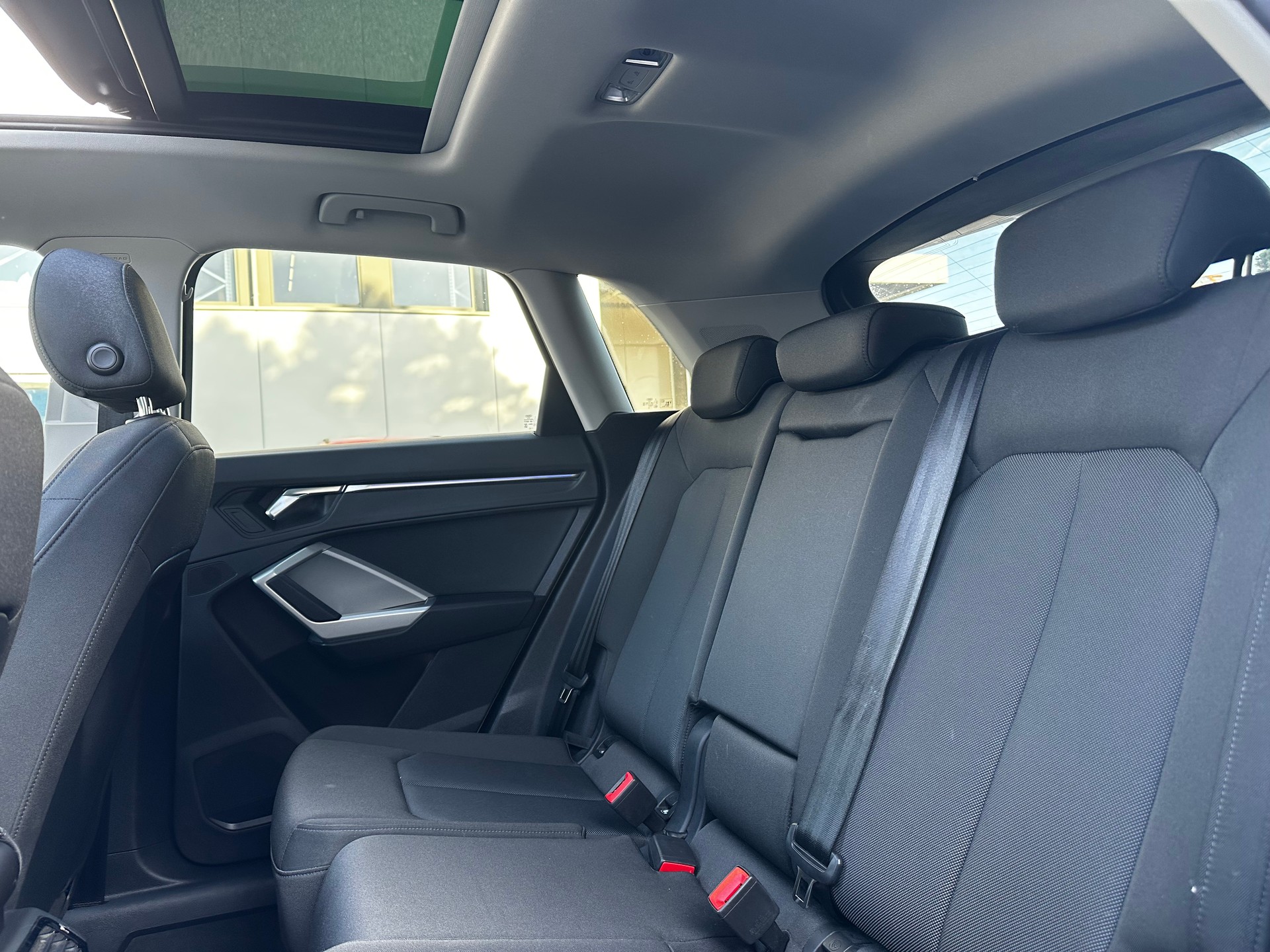 AUDI Q3 40 TFSI quattro S-tronic-image-13