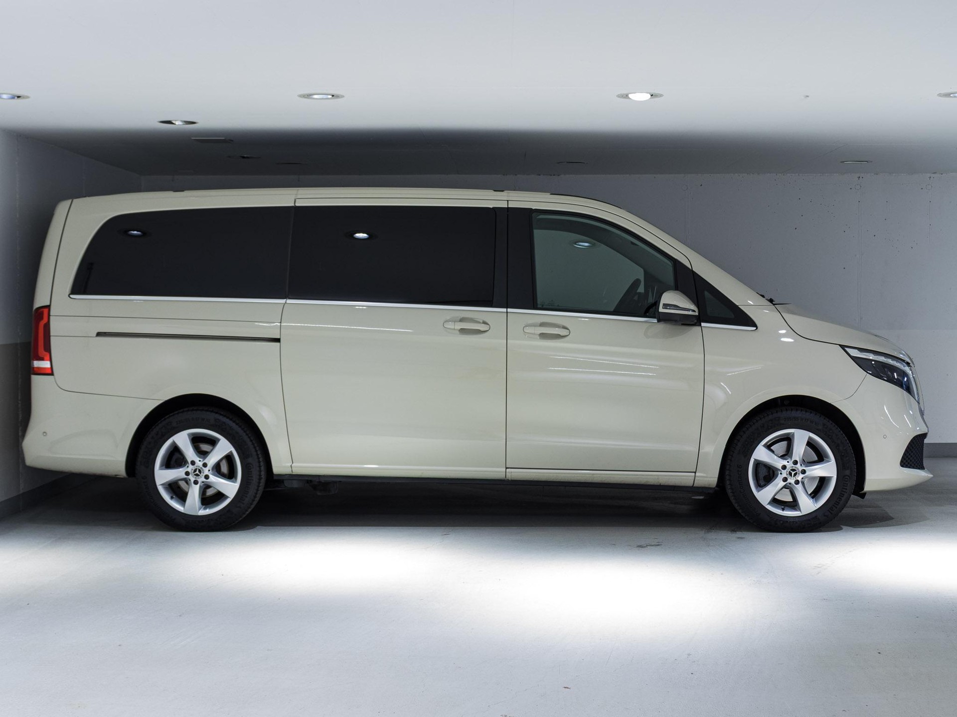 MERCEDES-BENZ V 250 d 4MATIC AVANTGARDE L-image-1