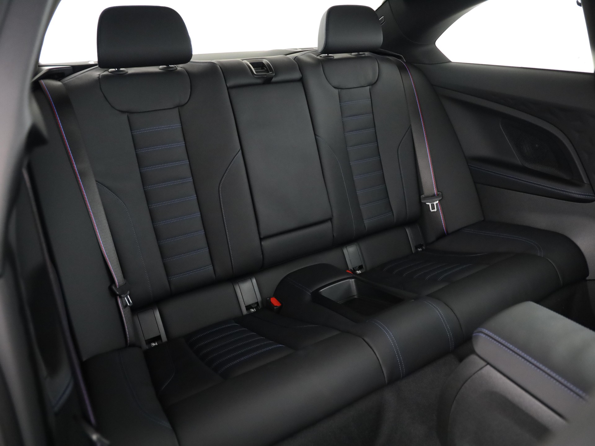 BMW M240i xDrive Coupé-image-12