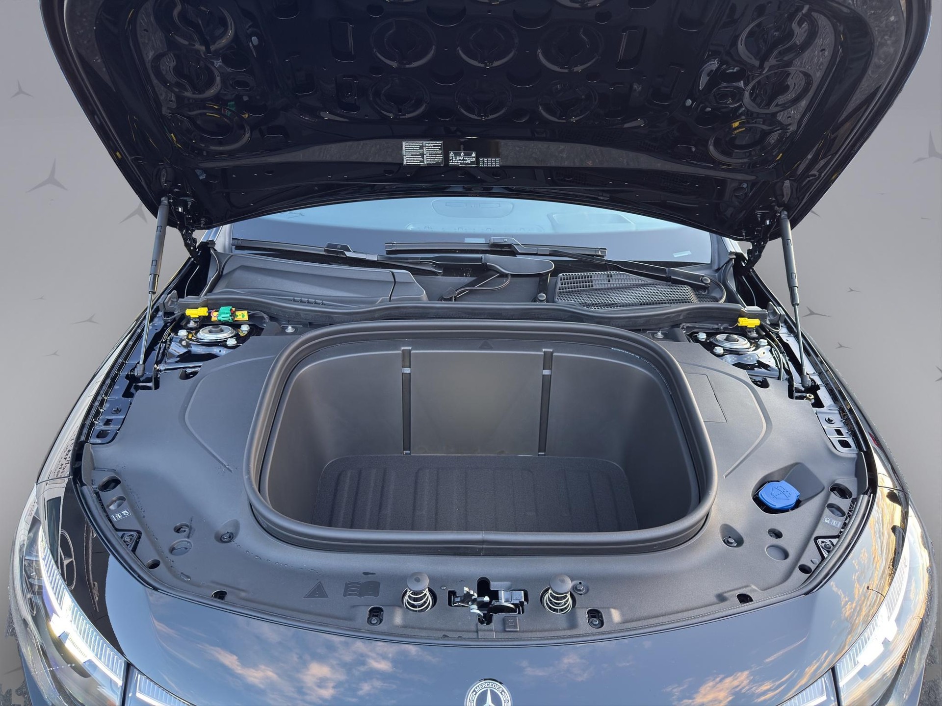 MERCEDES-BENZ CLA 250+ AMG Line-image-18