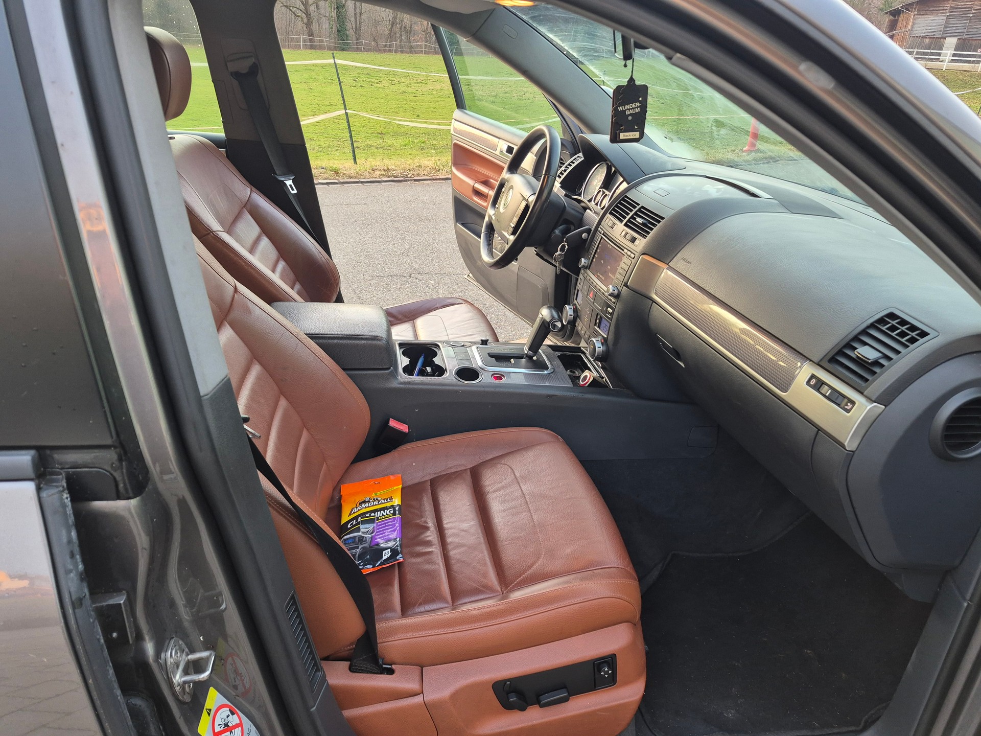 VW Touareg 3.0 TDI-image-7