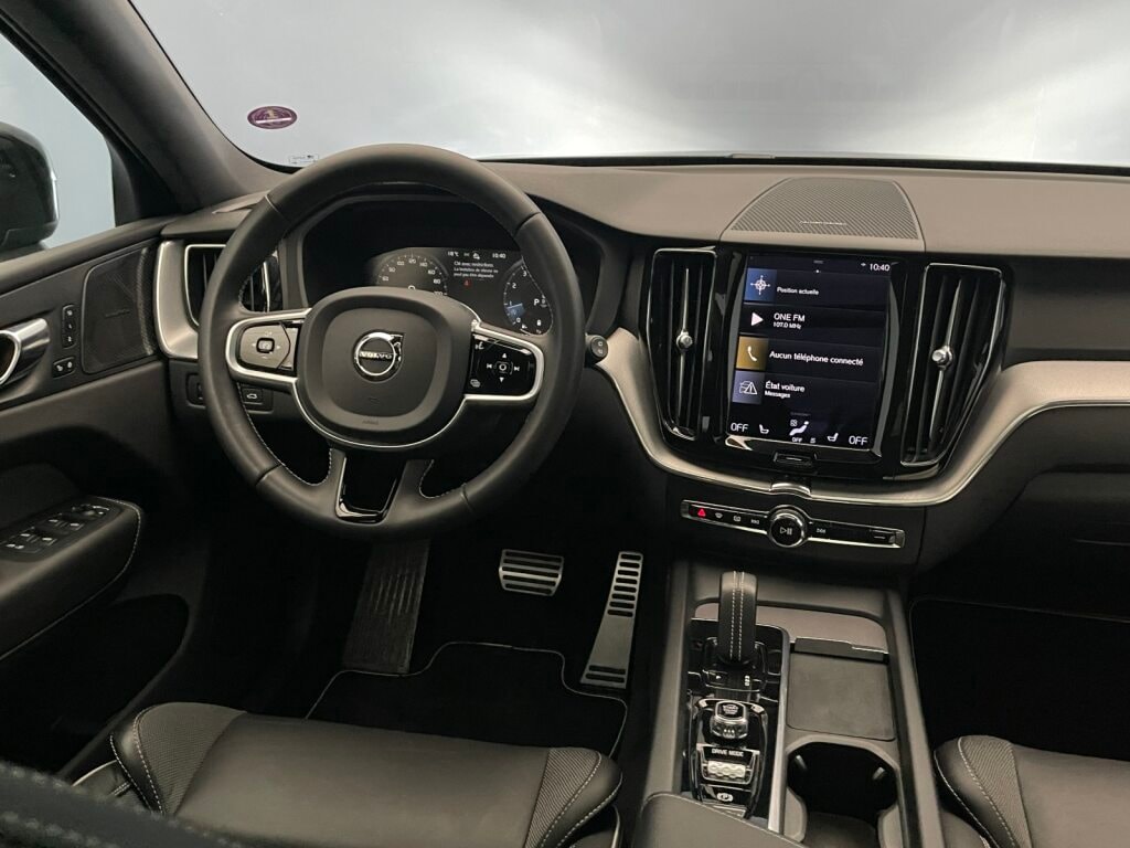 VOLVO XC60 2.0 B5 MH R-Design-image-10