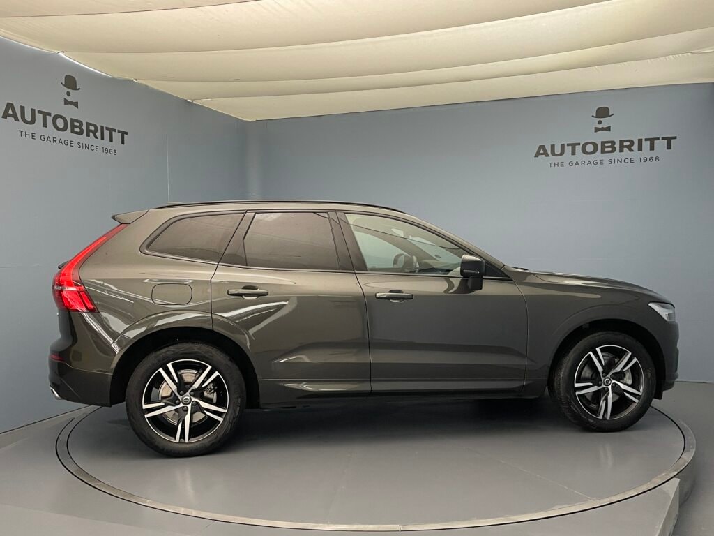 VOLVO XC60 2.0 B5 MH R-Design-image-2