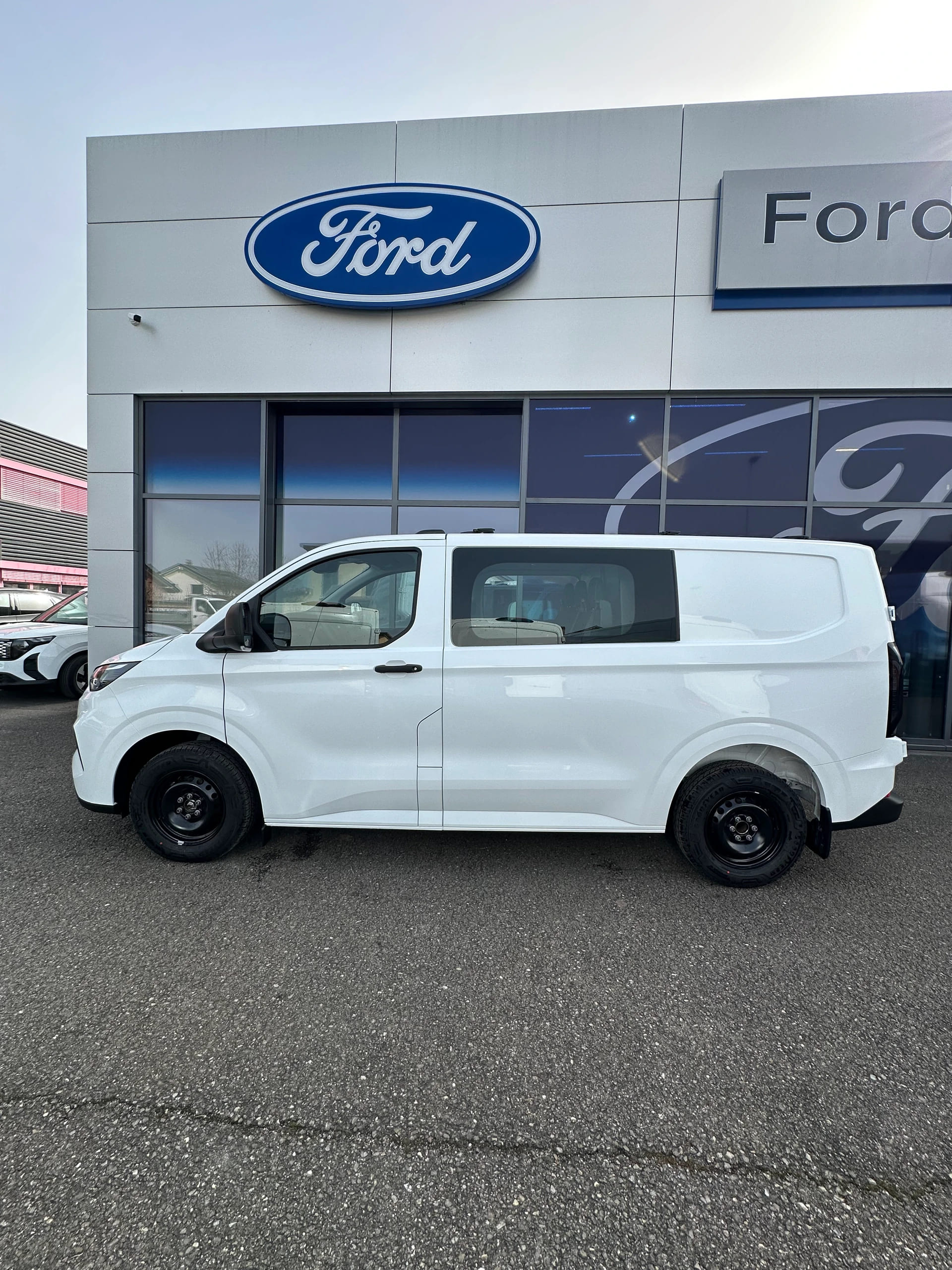 FORD Transit Custom Van 320 L1 2.0 Trend/136CV/Aut.-image-2