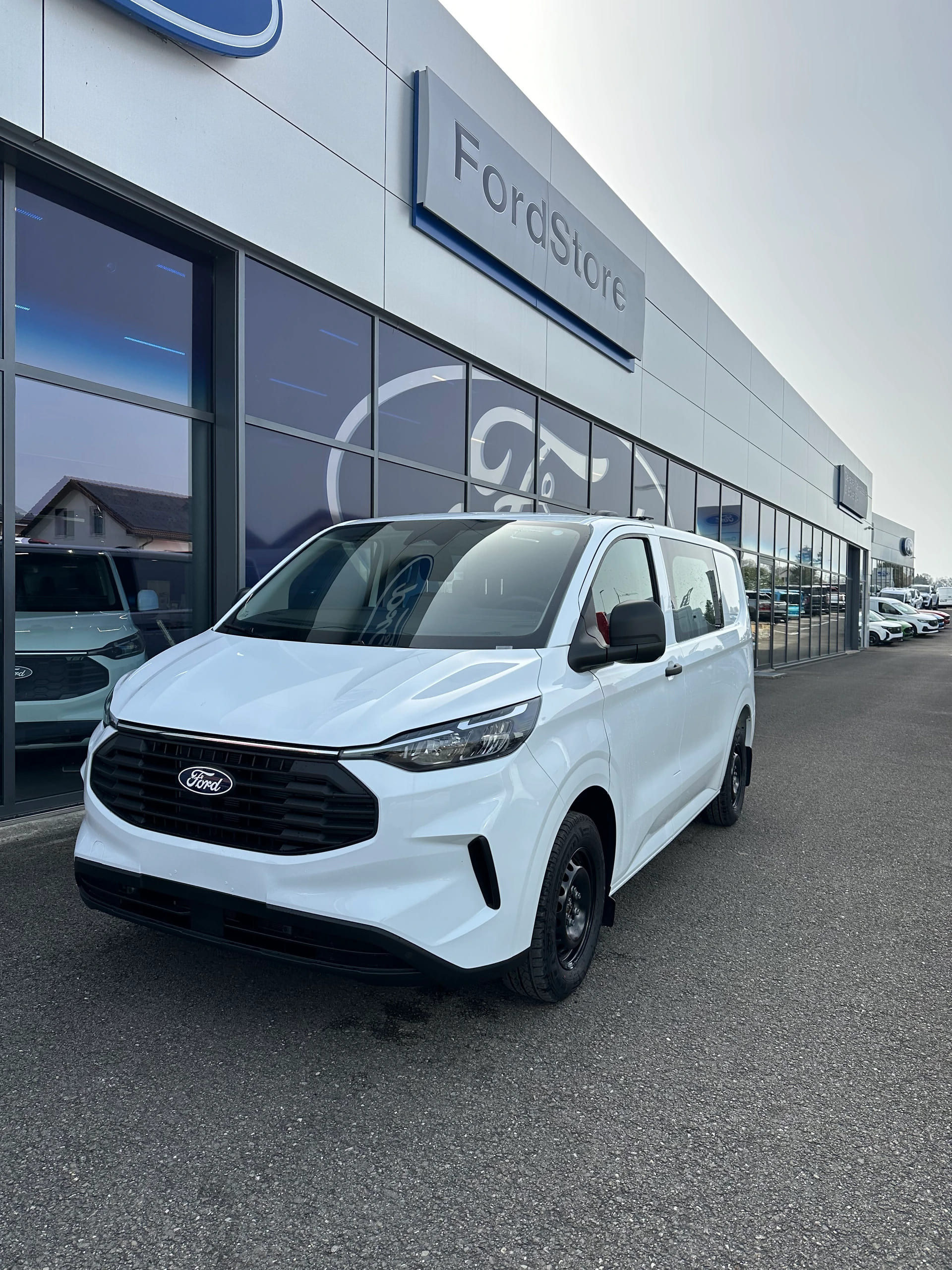 FORD Transit Custom Van 320 L1 2.0 Trend/136CV/Aut.-image-1
