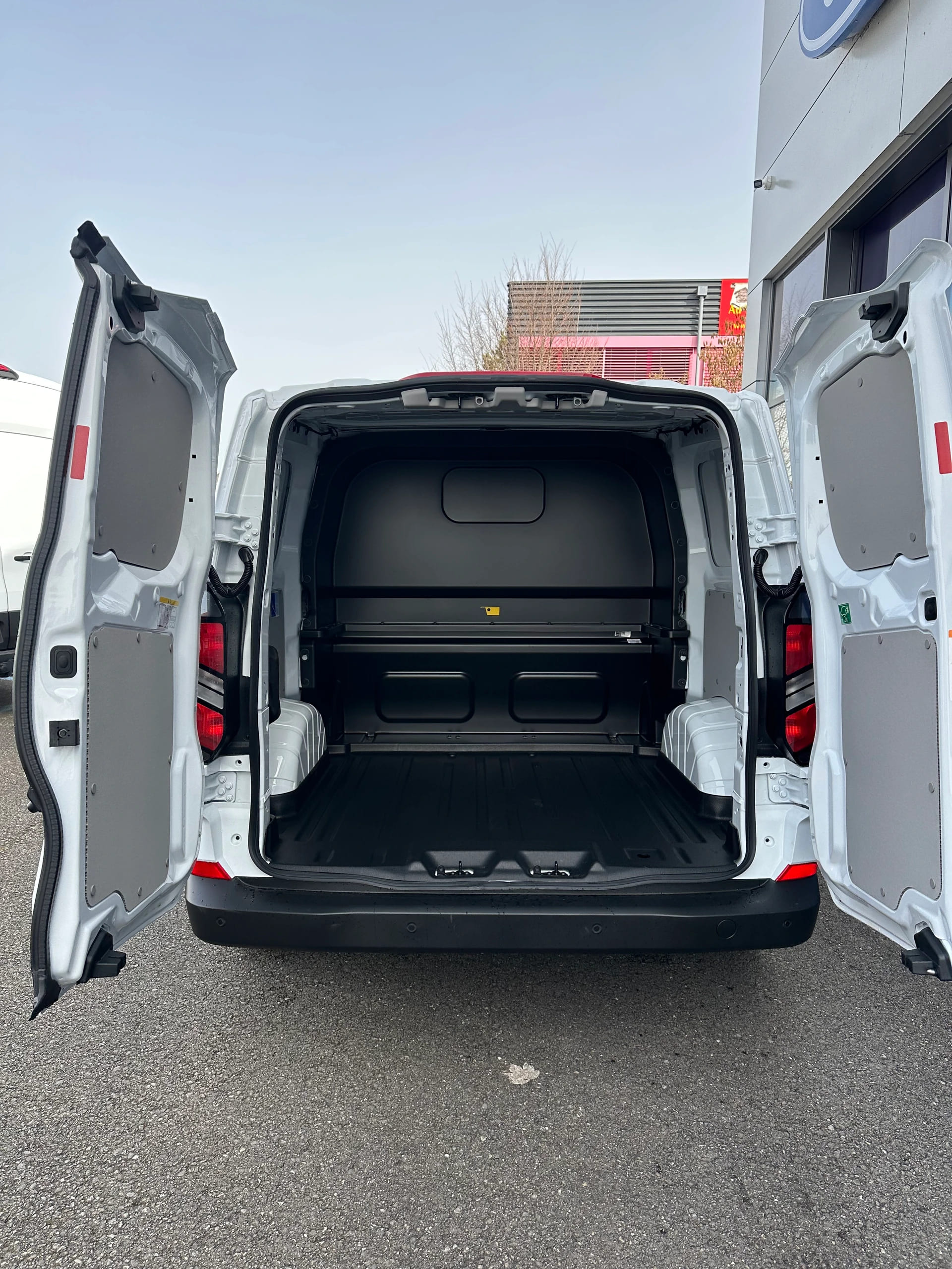 FORD Transit Custom Van 320 L1 2.0 Trend/136CV/Aut.-image-5