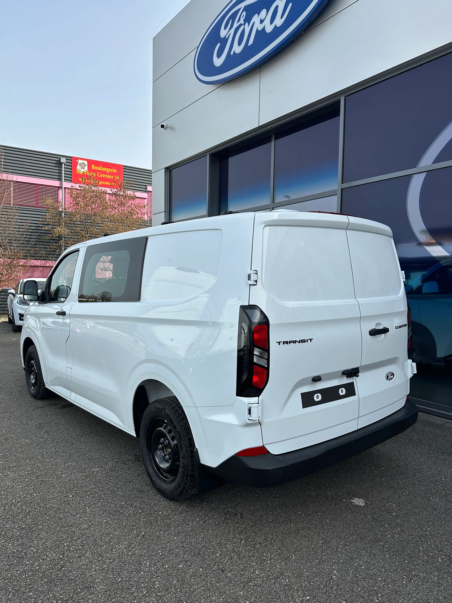 FORD Transit Custom Van 320 L1 2.0 Trend/136CV/Aut.-image-3