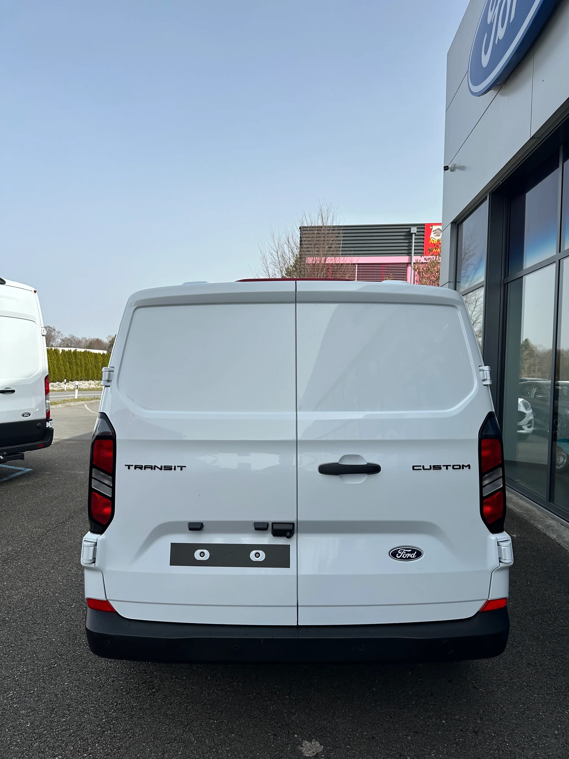 FORD Transit Custom Van 320 L1 2.0 Trend/136CV/Aut.-image-4