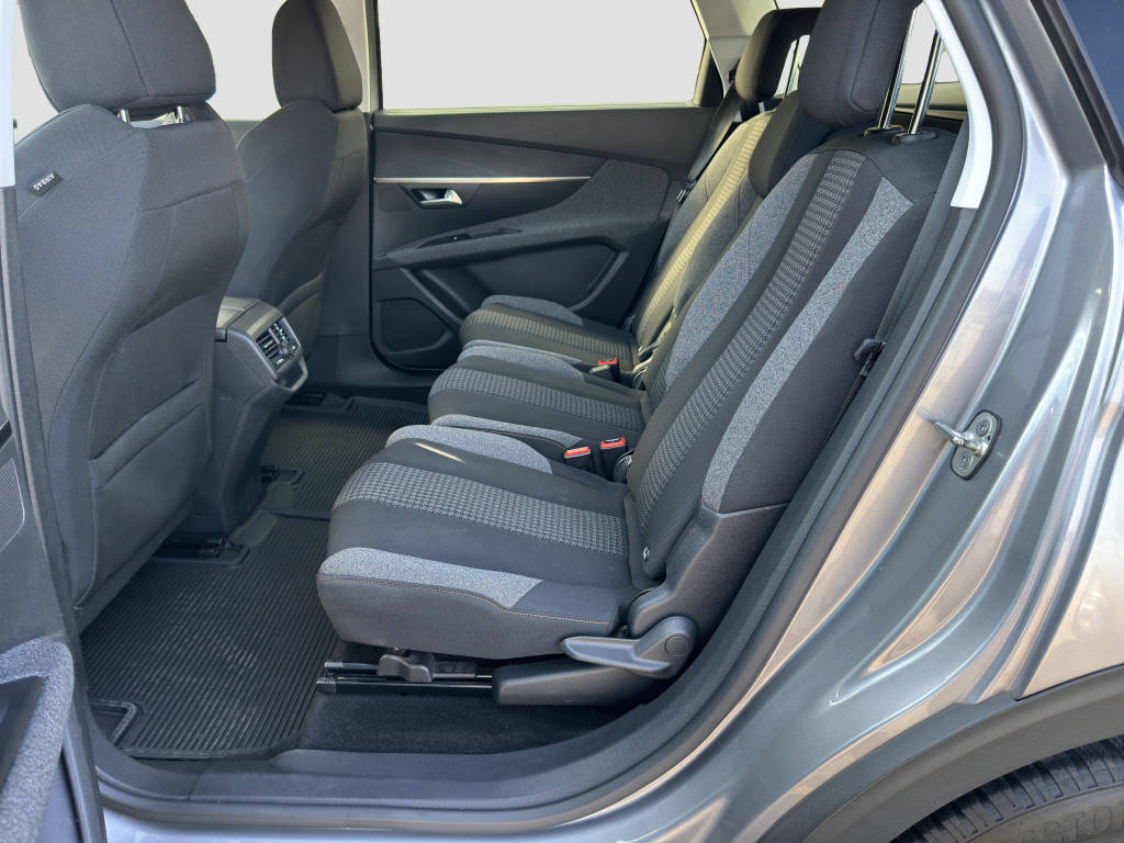 PEUGEOT 5008 1.5 BlueHDi Business Line-image-9