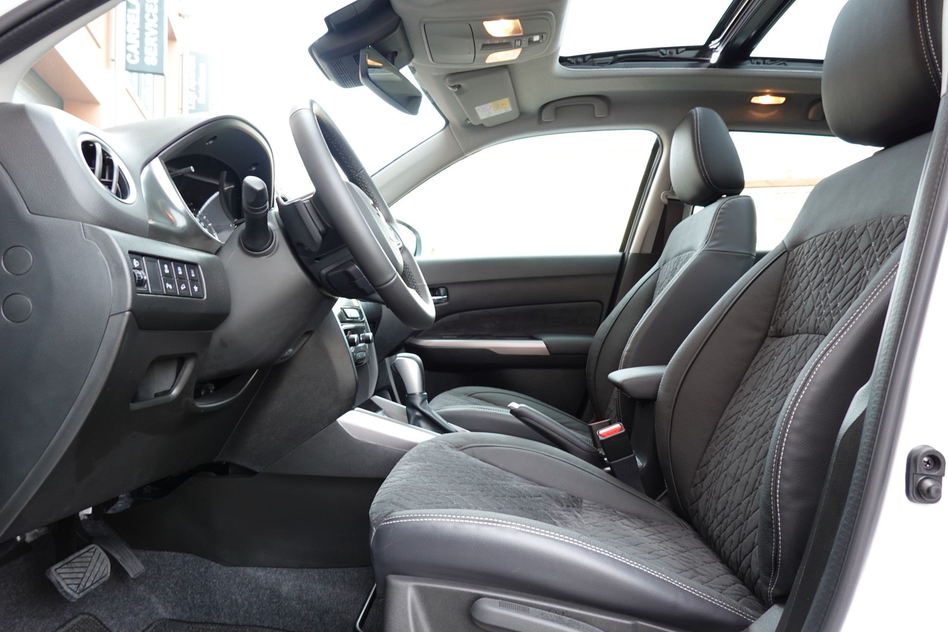 SUZUKI Vitara 1.5 Hybrid Compact Top 4x4 AGS-image-26