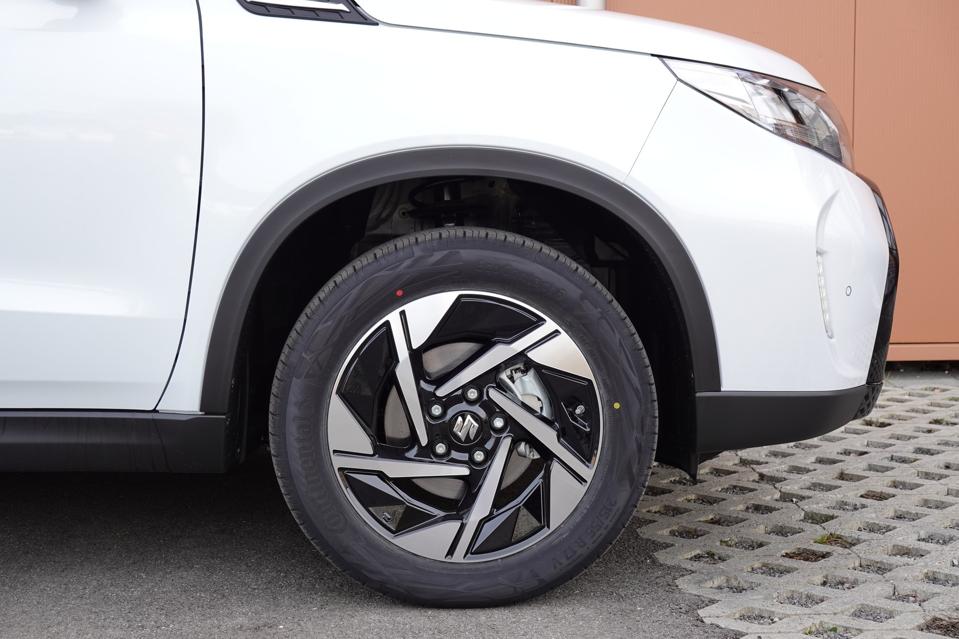 SUZUKI Vitara 1.5 Hybrid Compact Top 4x4 AGS-image-5