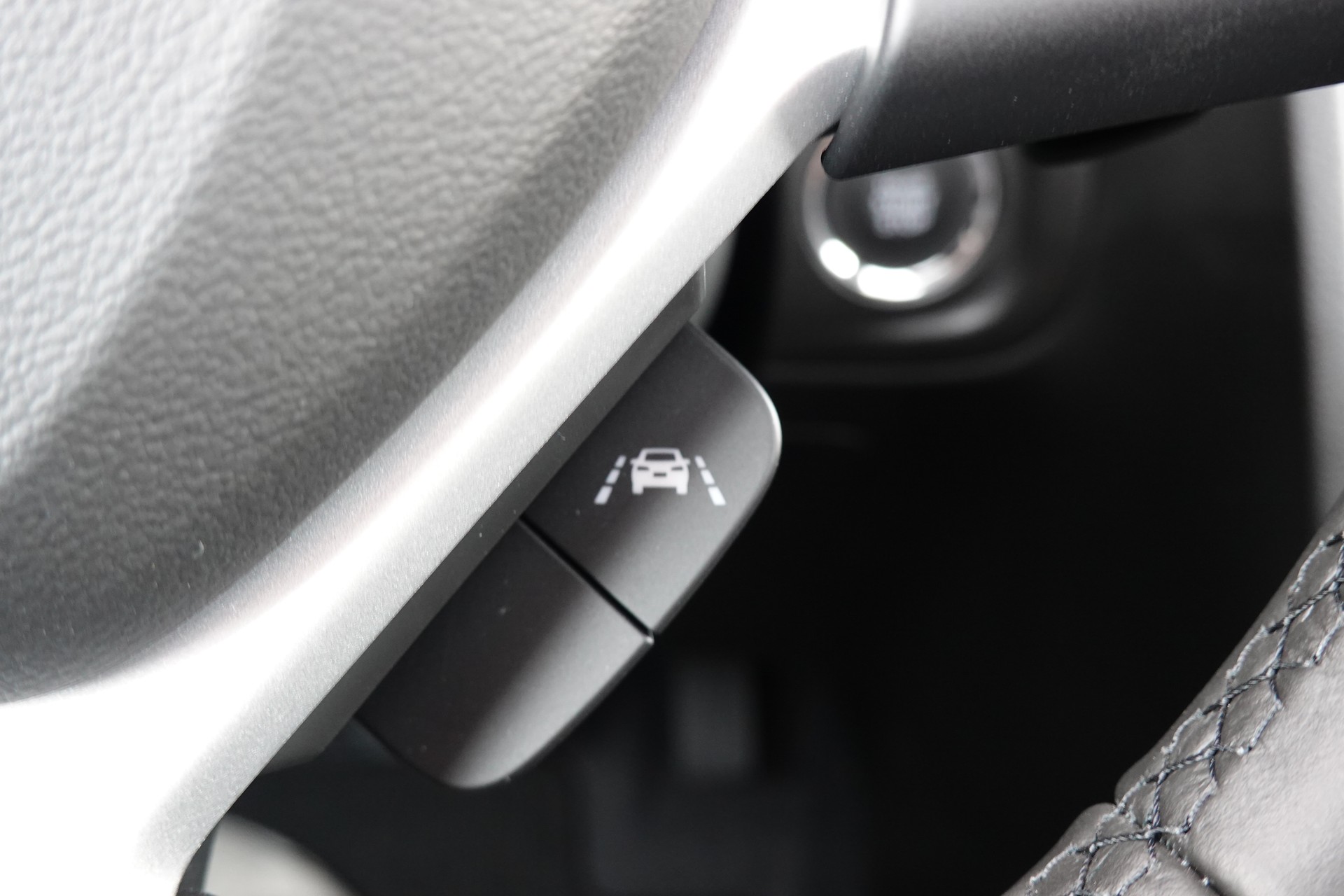 SUZUKI Vitara 1.5 Hybrid Compact Top 4x4 AGS-image-17