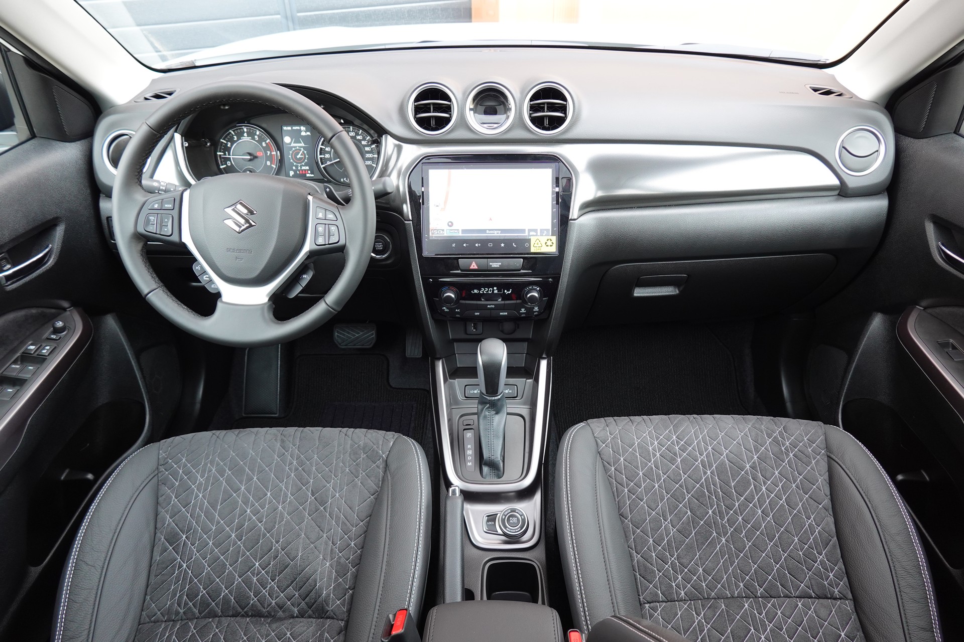 SUZUKI Vitara 1.5 Hybrid Compact Top 4x4 AGS-image-9