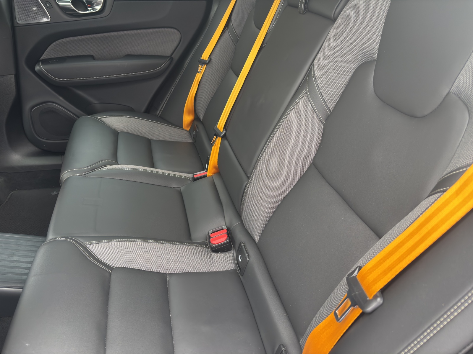 VOLVO XC60 2.0 T8 TE Polestar eAWD-image-9