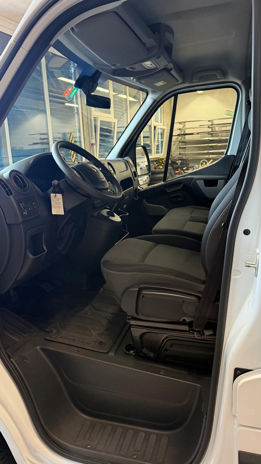 RENAULT Master T35 ENERGY 2.3dCi 170 L3H2 Automatik-image-1
