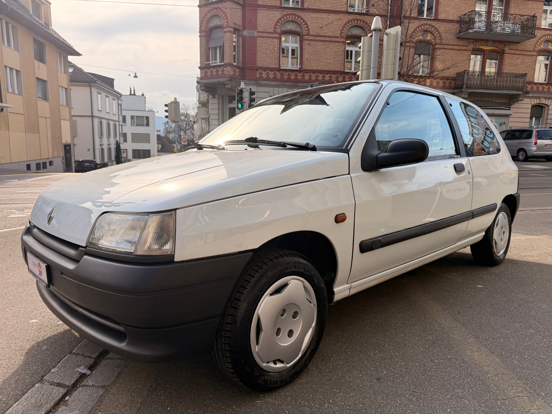 RENAULT 1.4-image-0