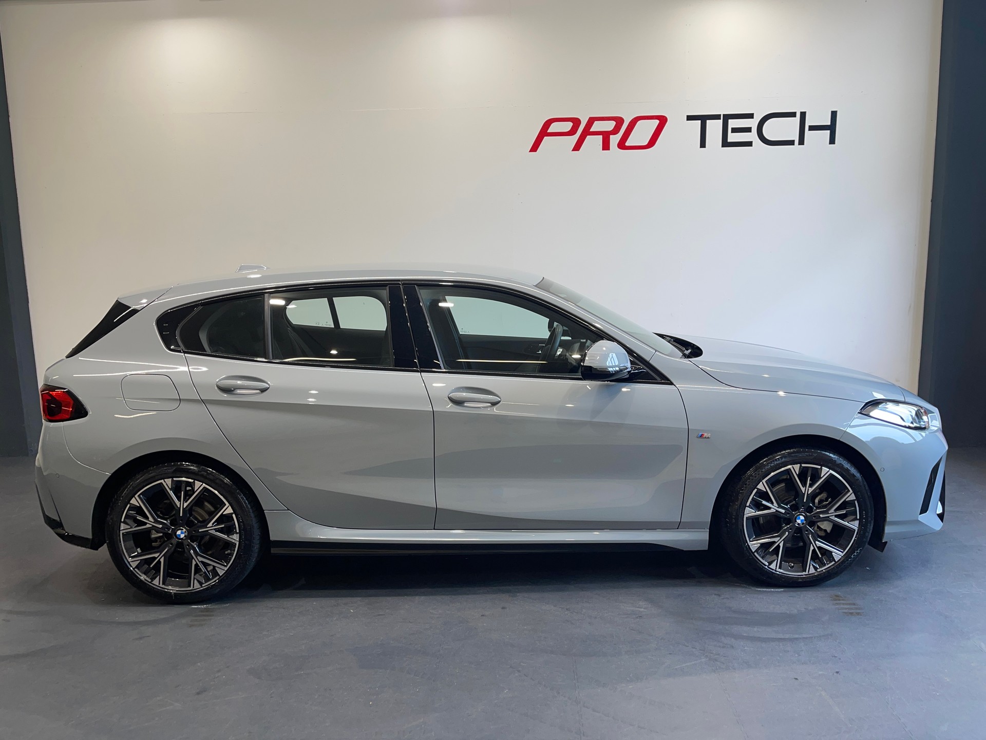 BMW 120 M Sport Steptronic*BROOKLYN GRAU*-showroom-element-3