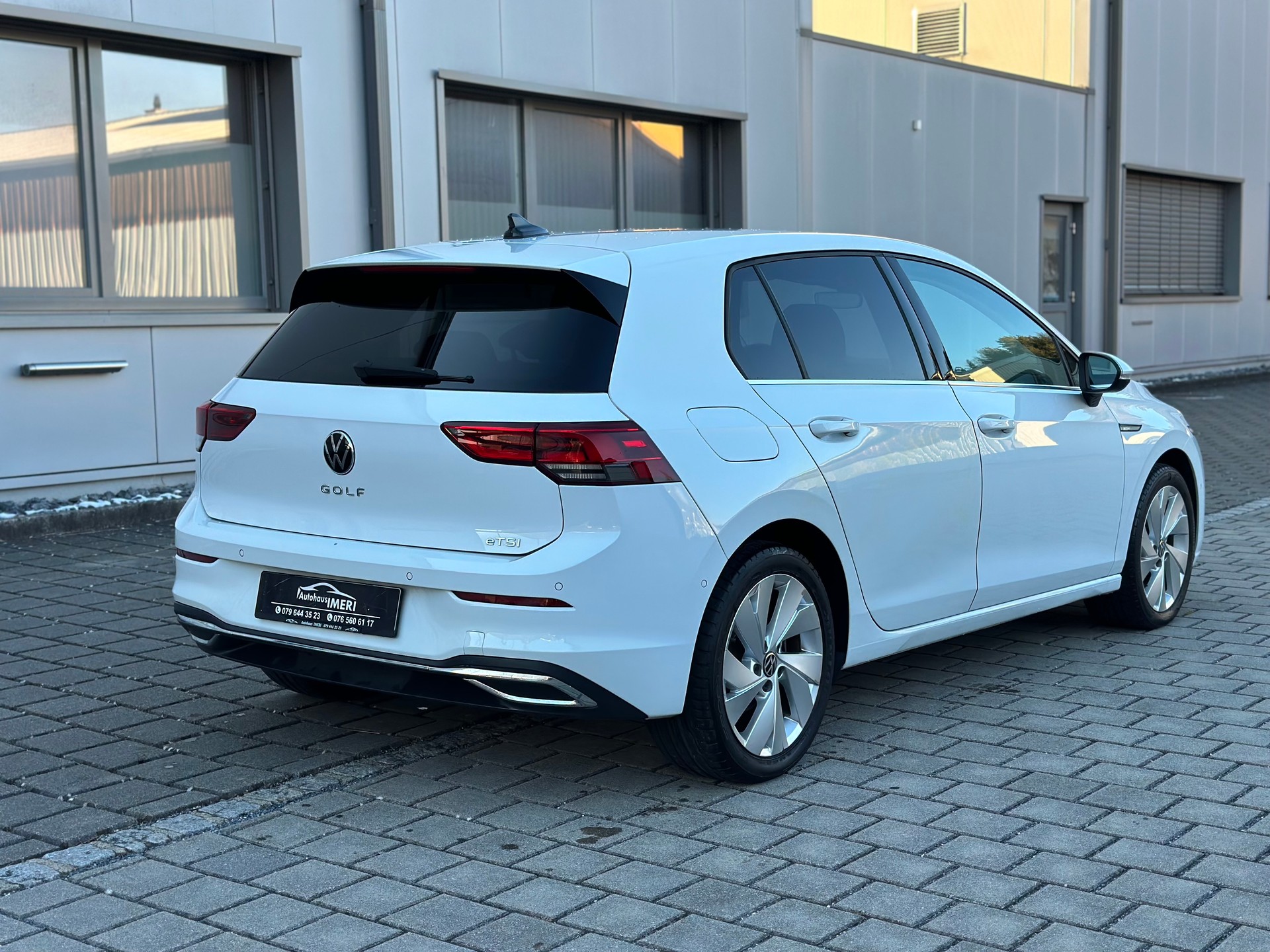 VW Golf 1.5 eTSI mHEV ACT Style DSG-image-9