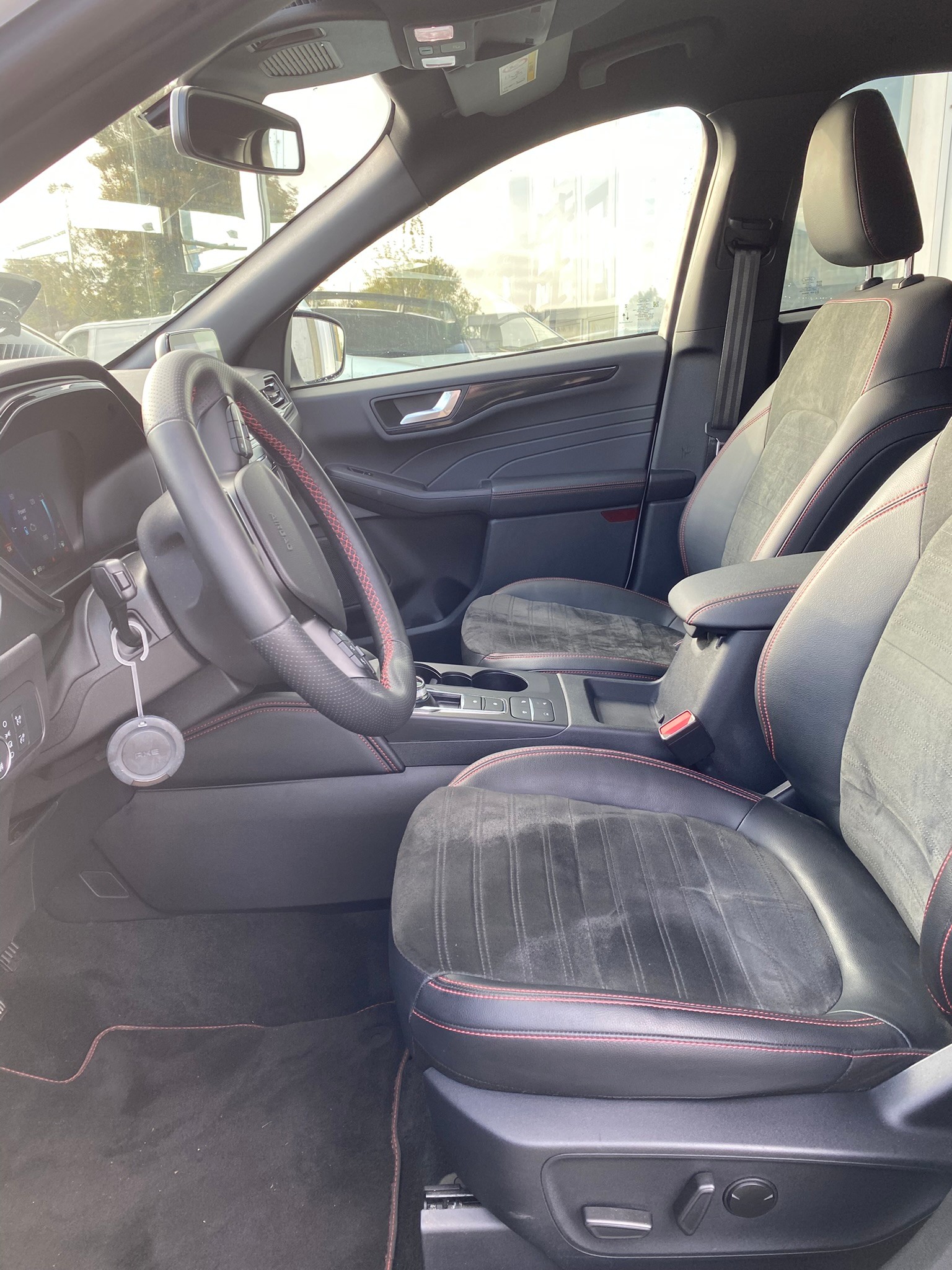 FORD Kuga 2.5 FHEV ST-Line X 4WD-image-5