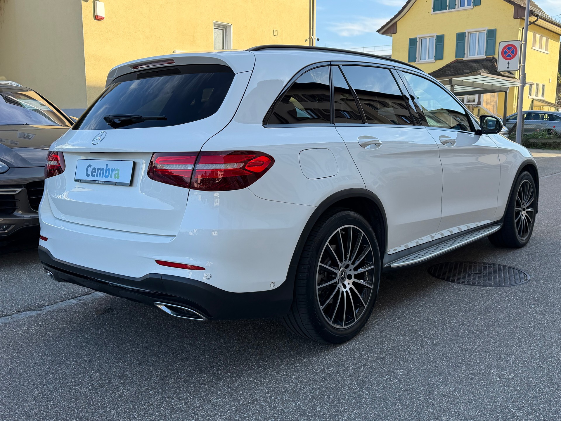 MERCEDES-BENZ GLC 350 d AMG Line 4Matic 9G-Tronic-showroom-element-3