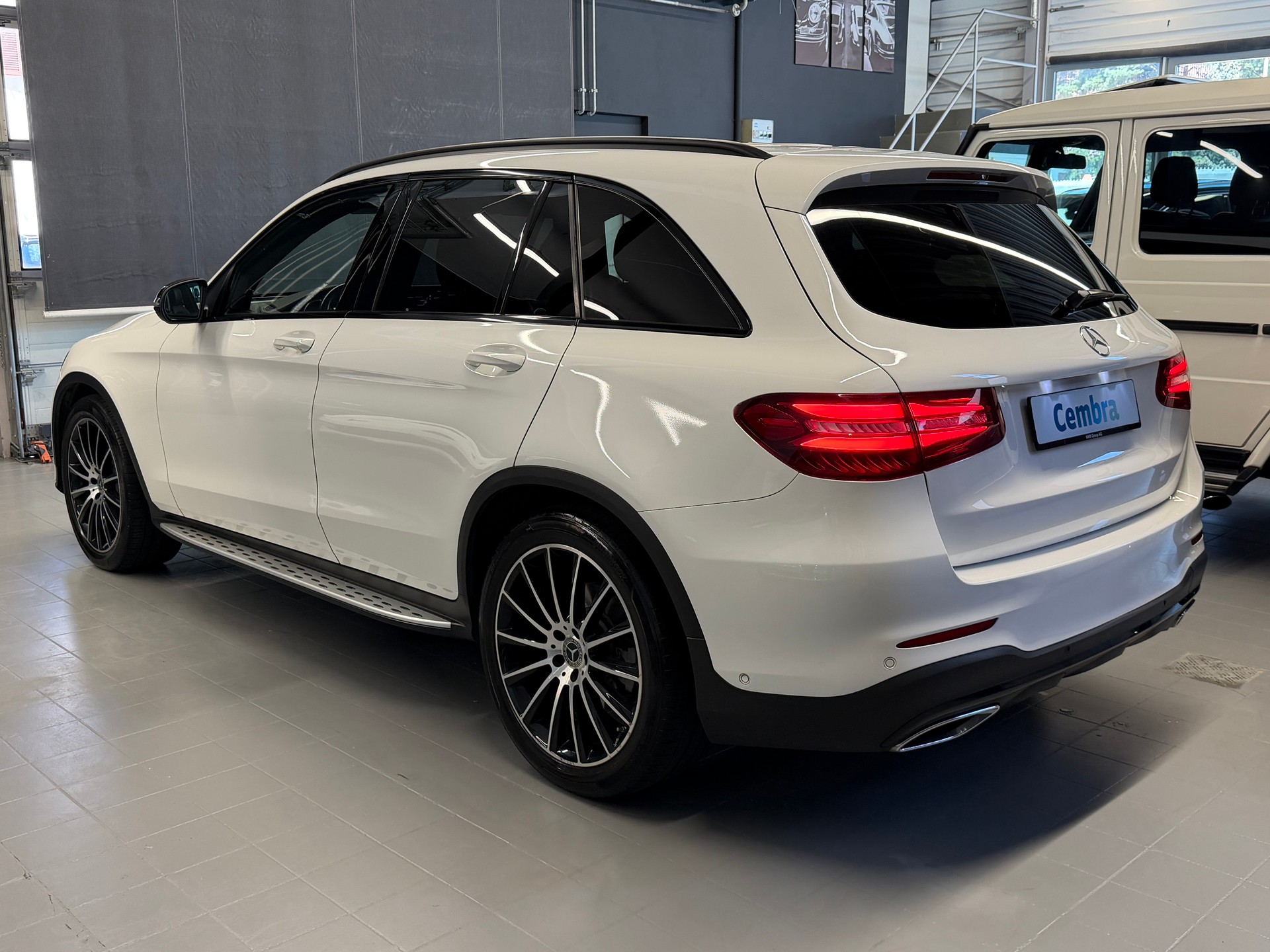 MERCEDES-BENZ GLC 350 d AMG Line 4Matic 9G-Tronic-image-4