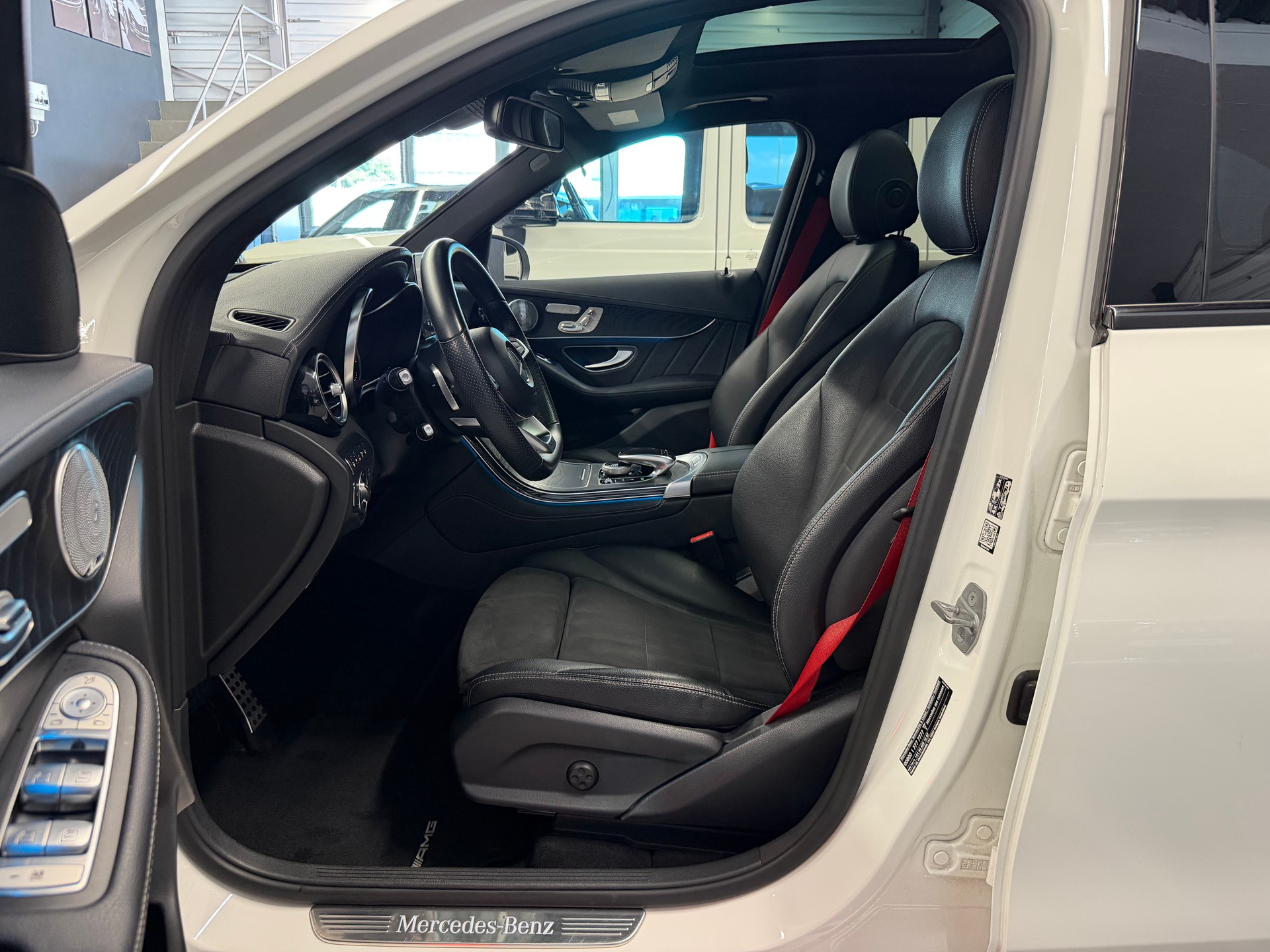 MERCEDES-BENZ GLC 350 d AMG Line 4Matic 9G-Tronic-image-8