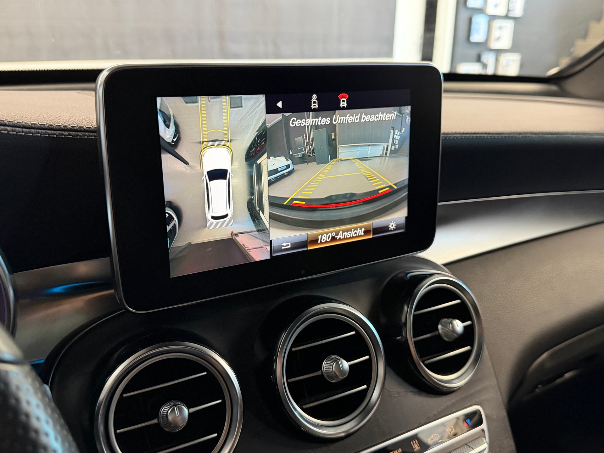 MERCEDES-BENZ GLC 350 d AMG Line 4Matic 9G-Tronic-image-20