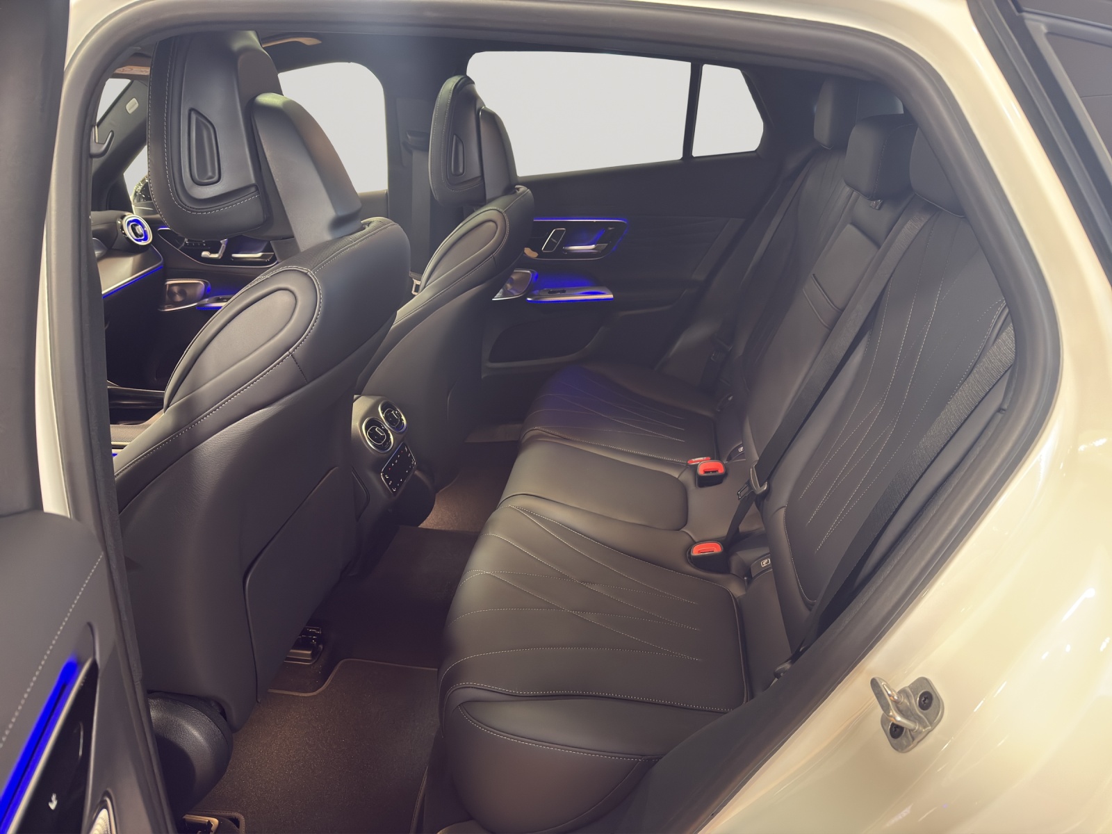 Image MERCEDES-BENZ GLC-300 GLC 300 e 4Matic EQ Star 9G-Tronic