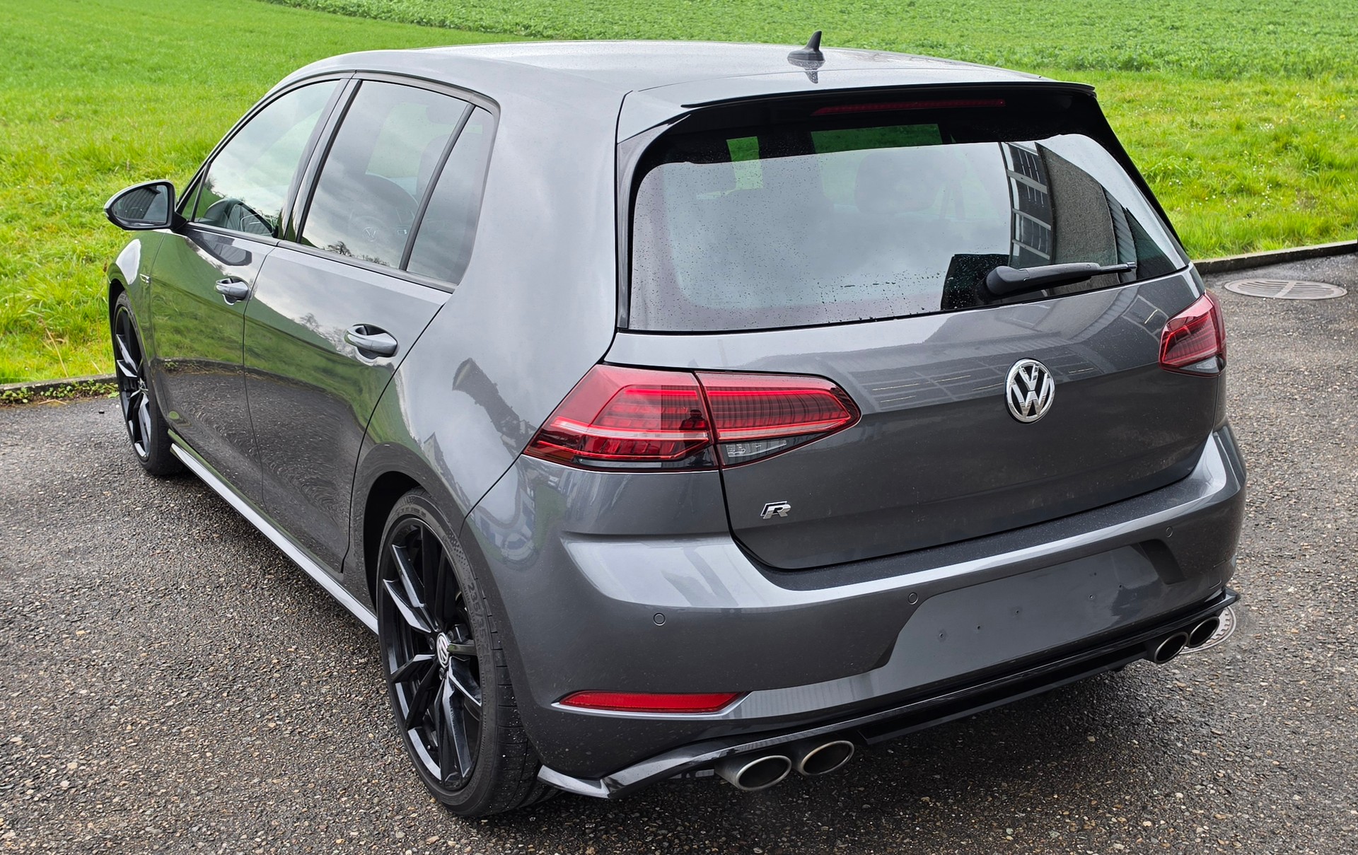 VW Golf 2.0 TSI R 4Motion DSG-image-4