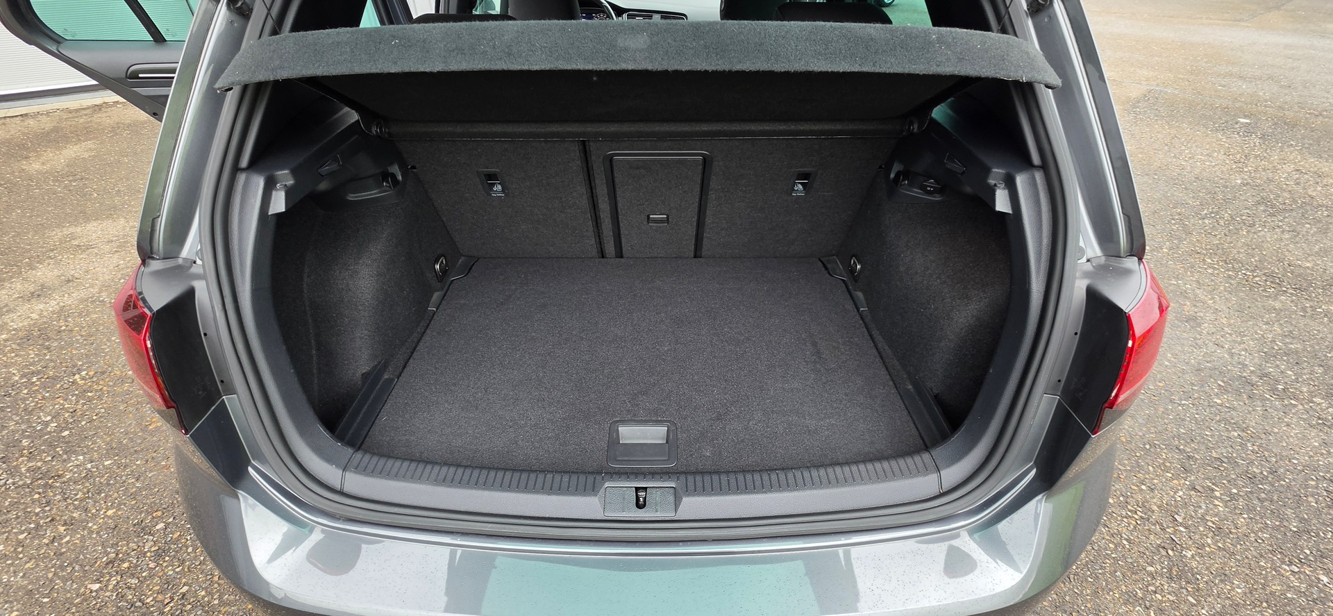 VW Golf 2.0 TSI R 4Motion DSG-image-14