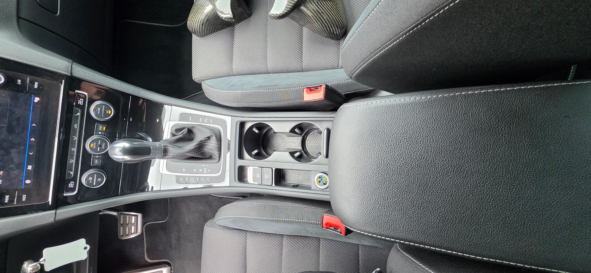 VW Golf 2.0 TSI R 4Motion DSG-image-11