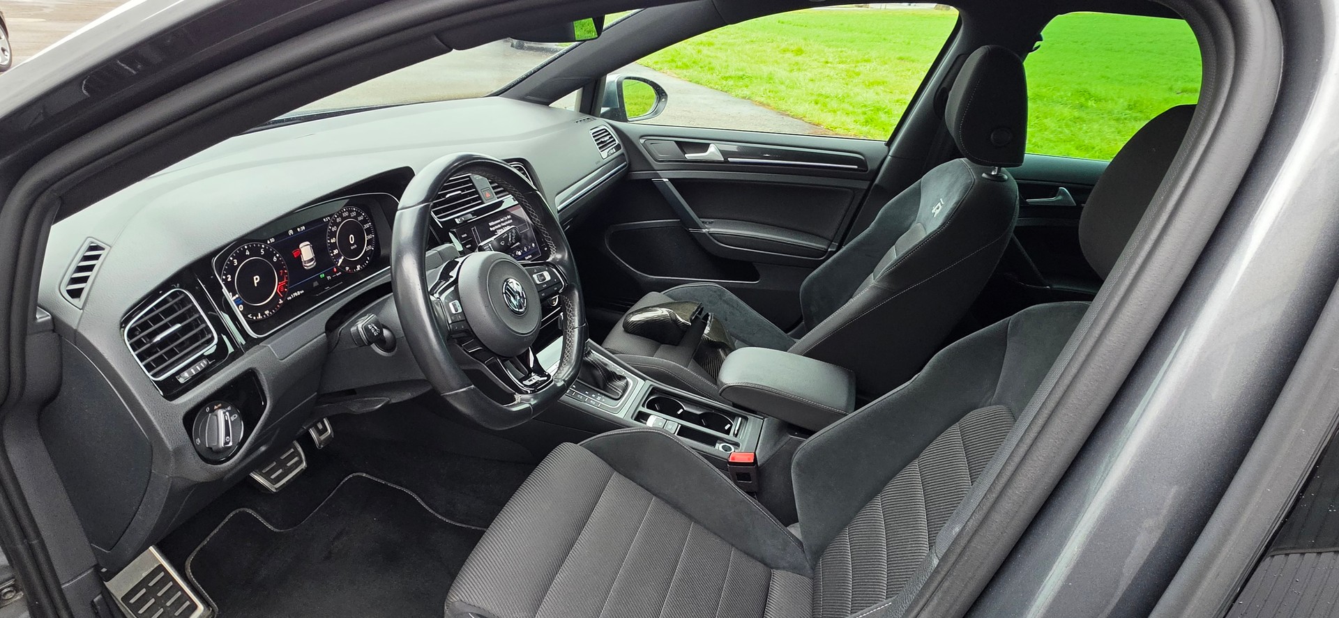 VW Golf 2.0 TSI R 4Motion DSG-image-6