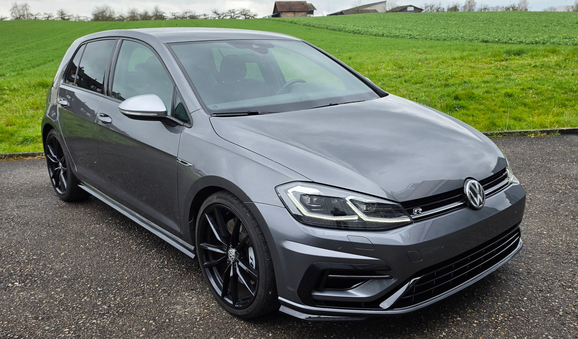 VW Golf 2.0 TSI R 4Motion DSG-image-1
