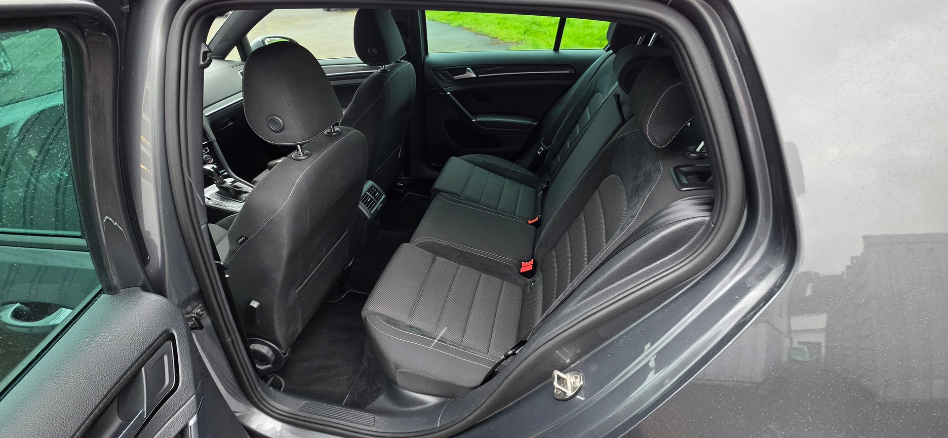 VW Golf 2.0 TSI R 4Motion DSG-image-8
