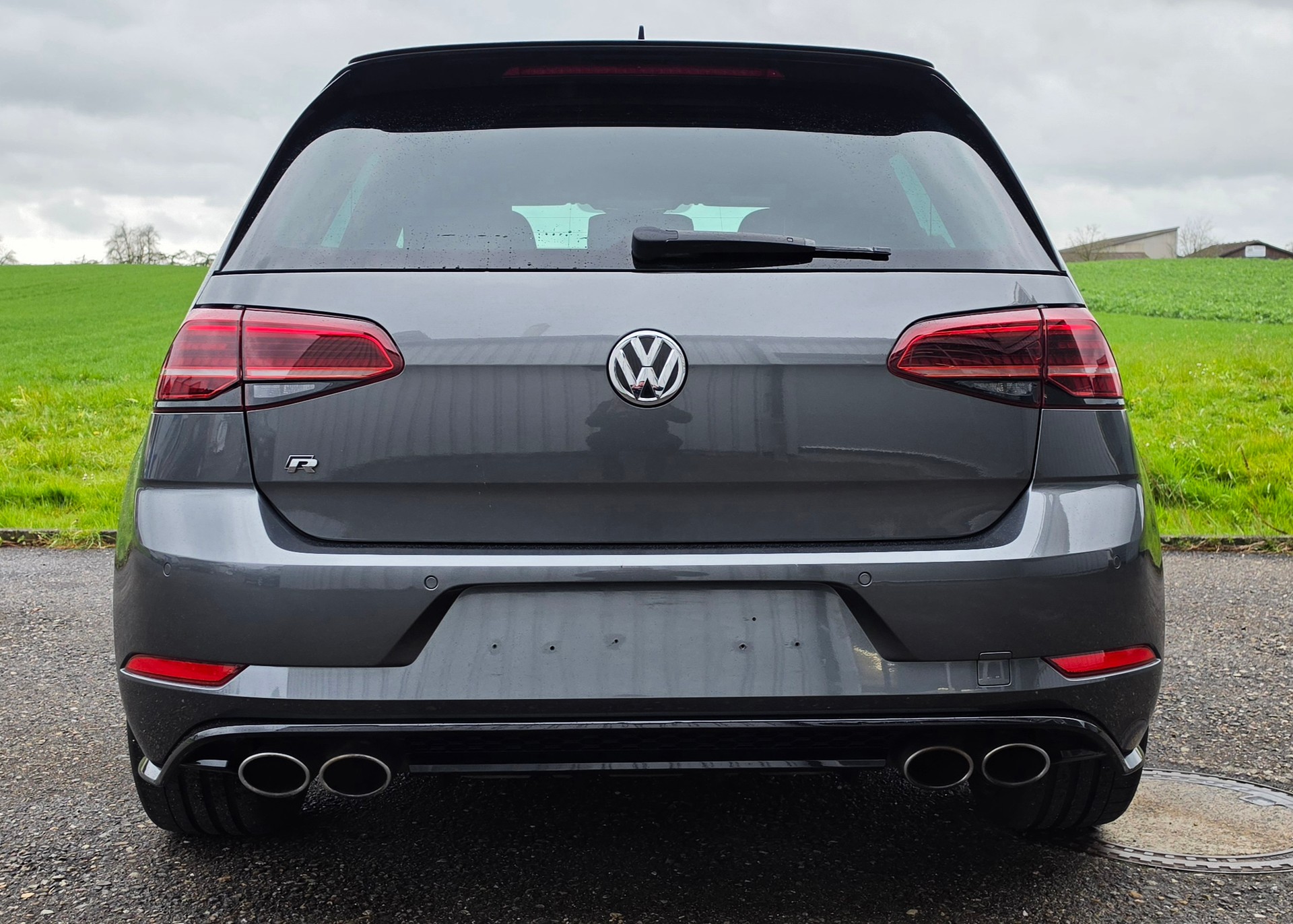 VW Golf 2.0 TSI R 4Motion DSG-image-5