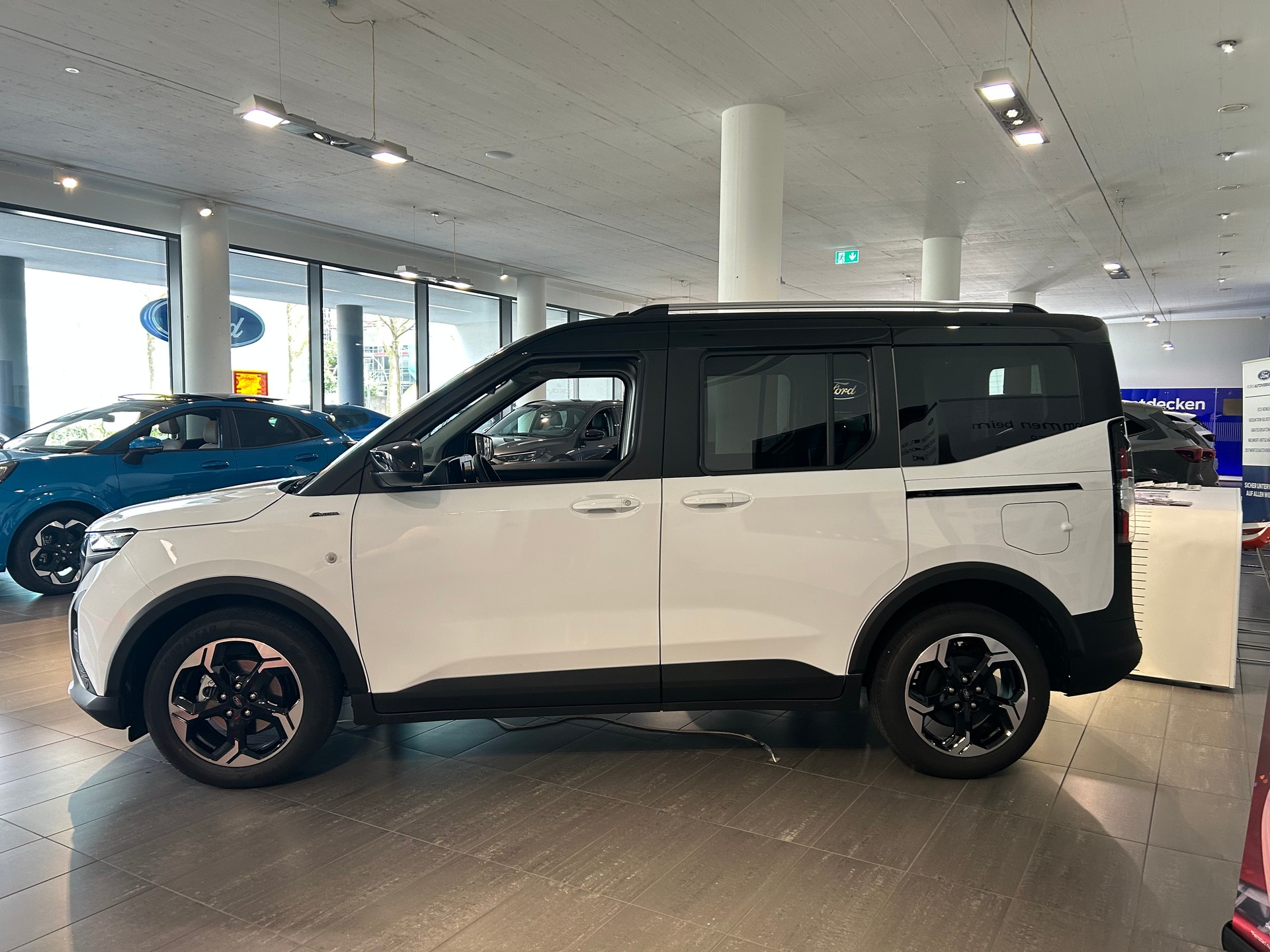 FORD Tourneo Courier 1.0 EcoBoost Active Automat-image-3
