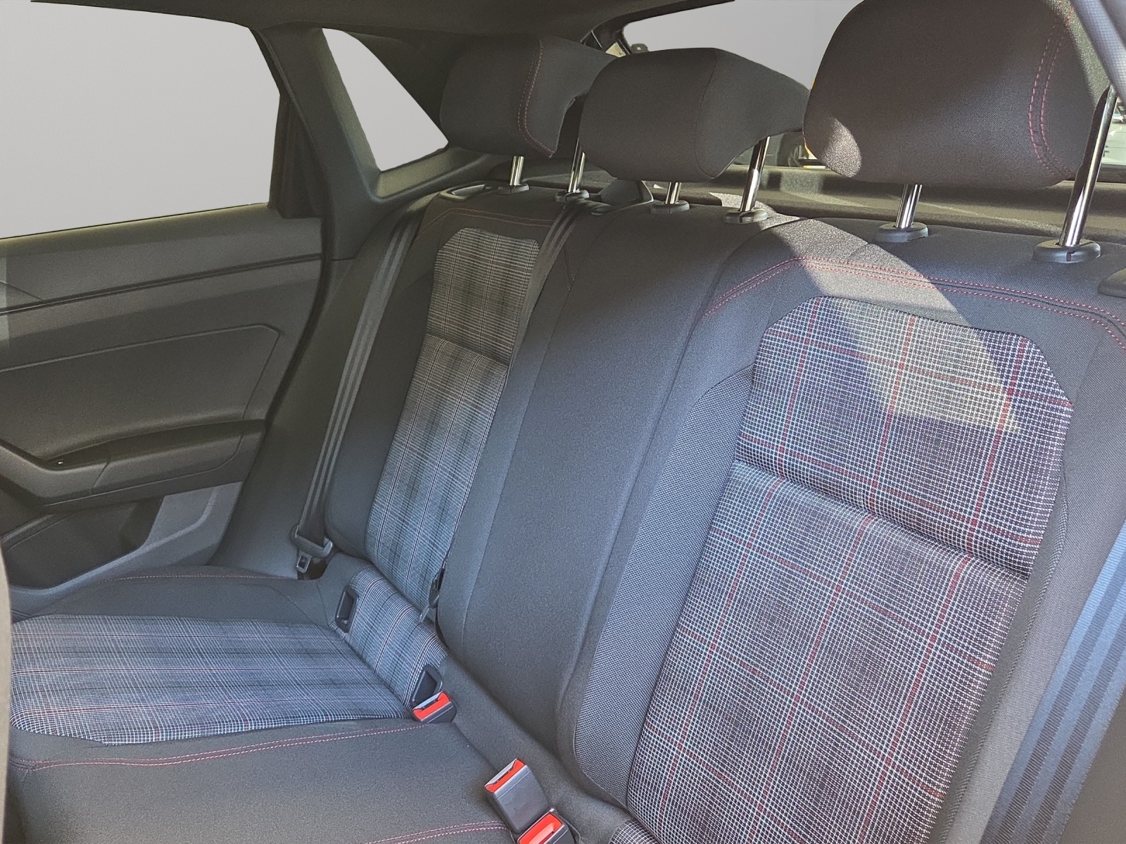VW Polo 2.0 TSI GTI DSG-image-8