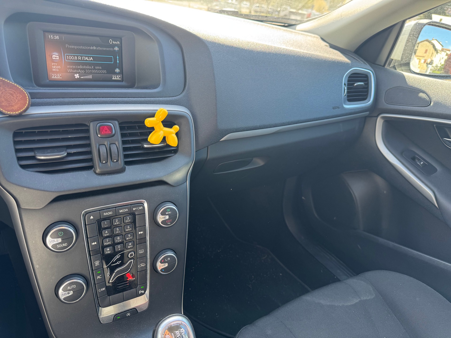 VOLVO V40 D2 Momentum-image-11