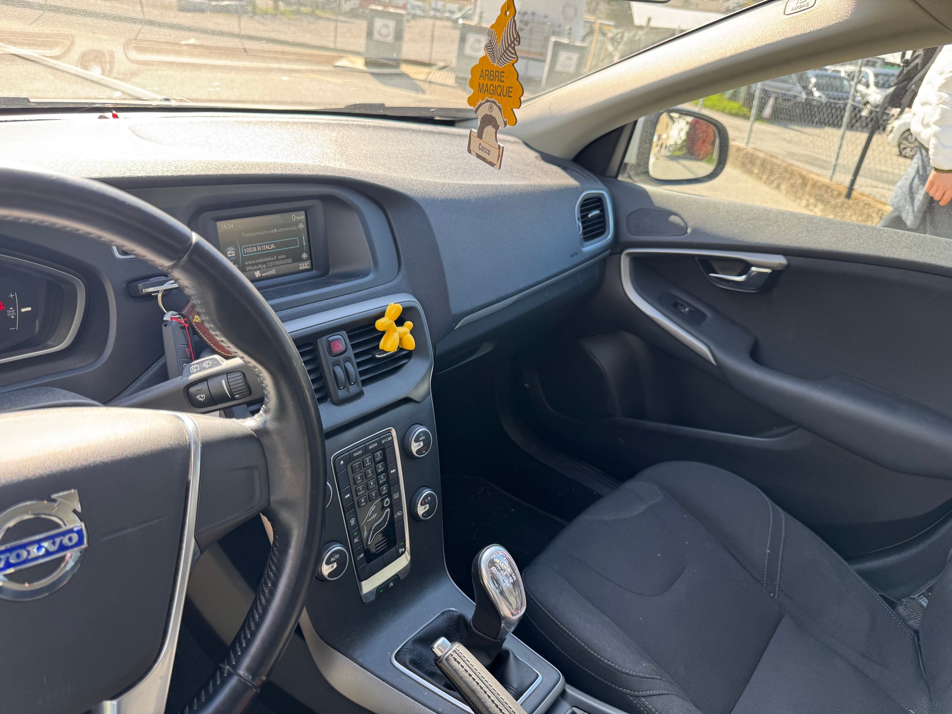 VOLVO V40 D2 Momentum-image-9