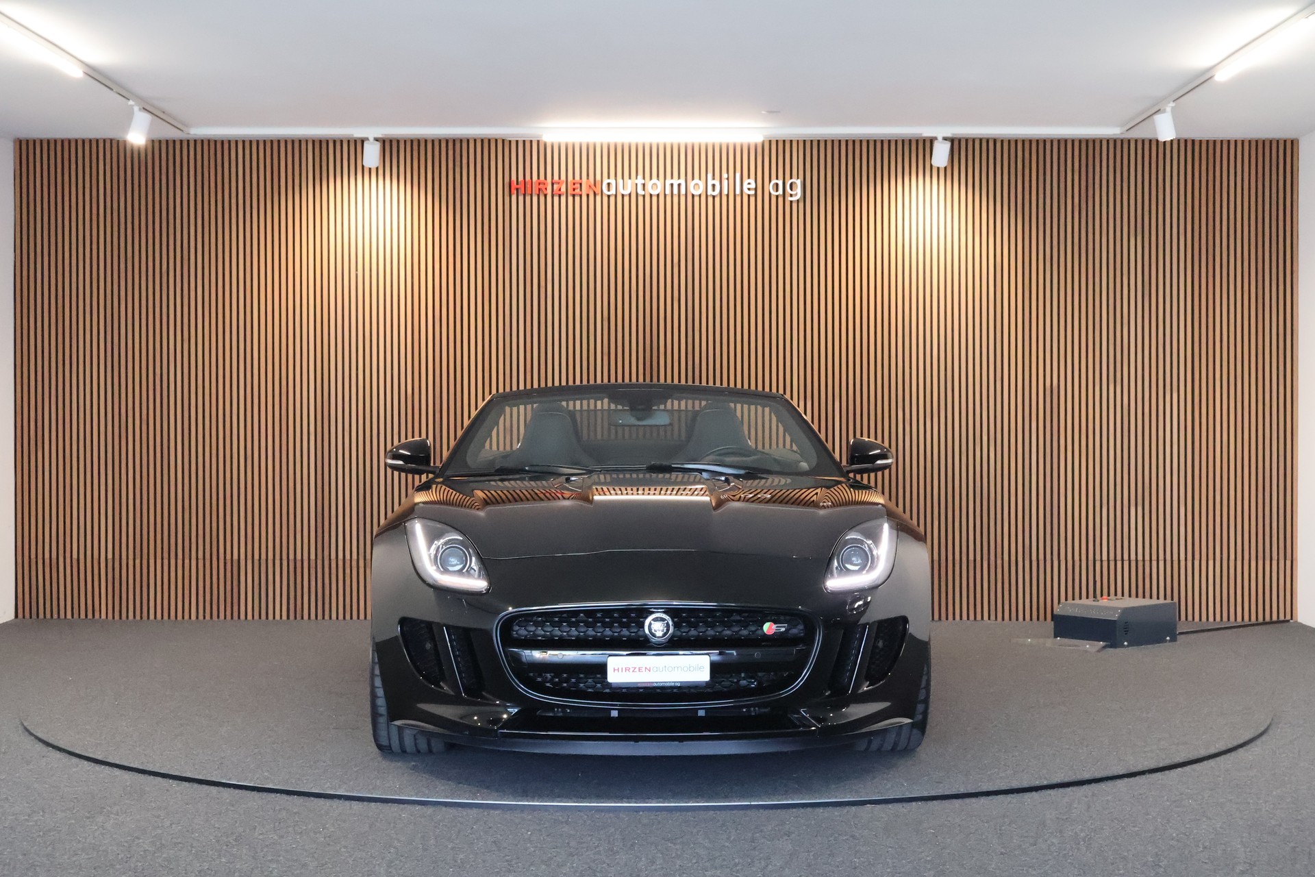 JAGUAR F-Type Convertible S 5.0 V8 S/C-image-11