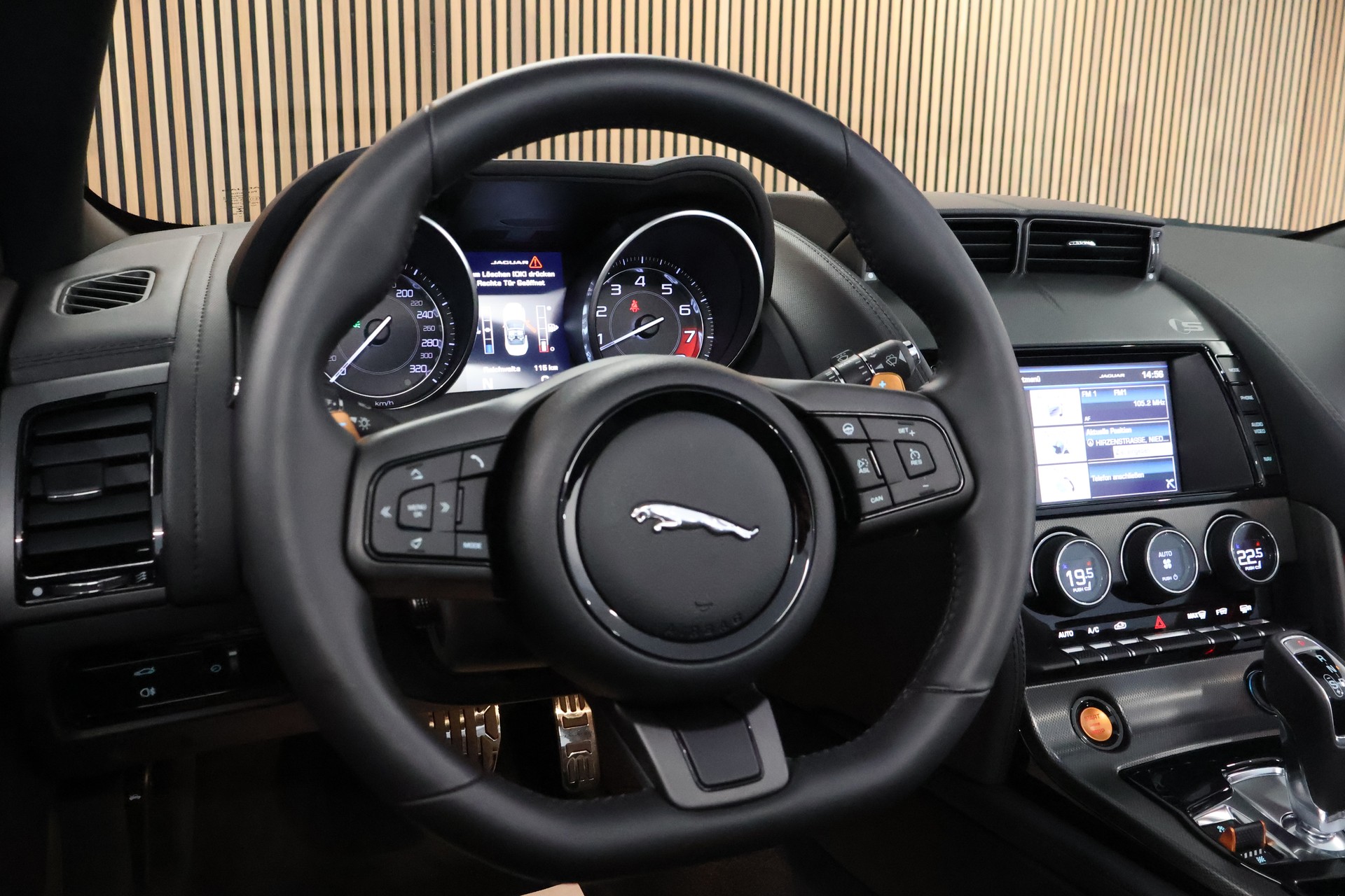 JAGUAR F-Type Convertible S 5.0 V8 S/C-image-19