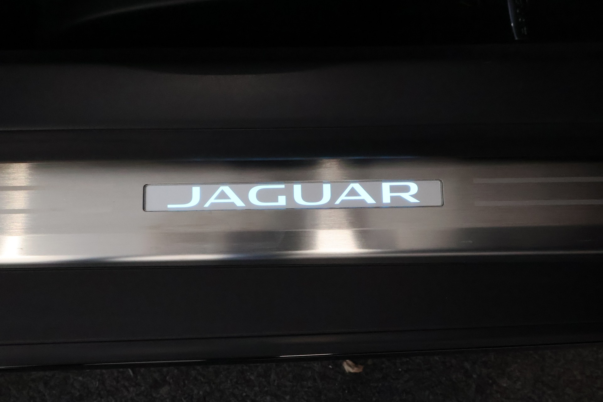 JAGUAR F-Type Convertible S 5.0 V8 S/C-image-27