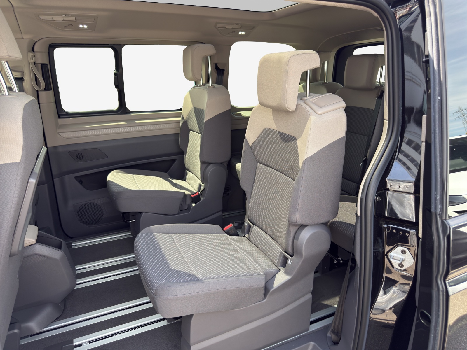 VW Multivan 2.0 TDI Liberty DSG-image-11